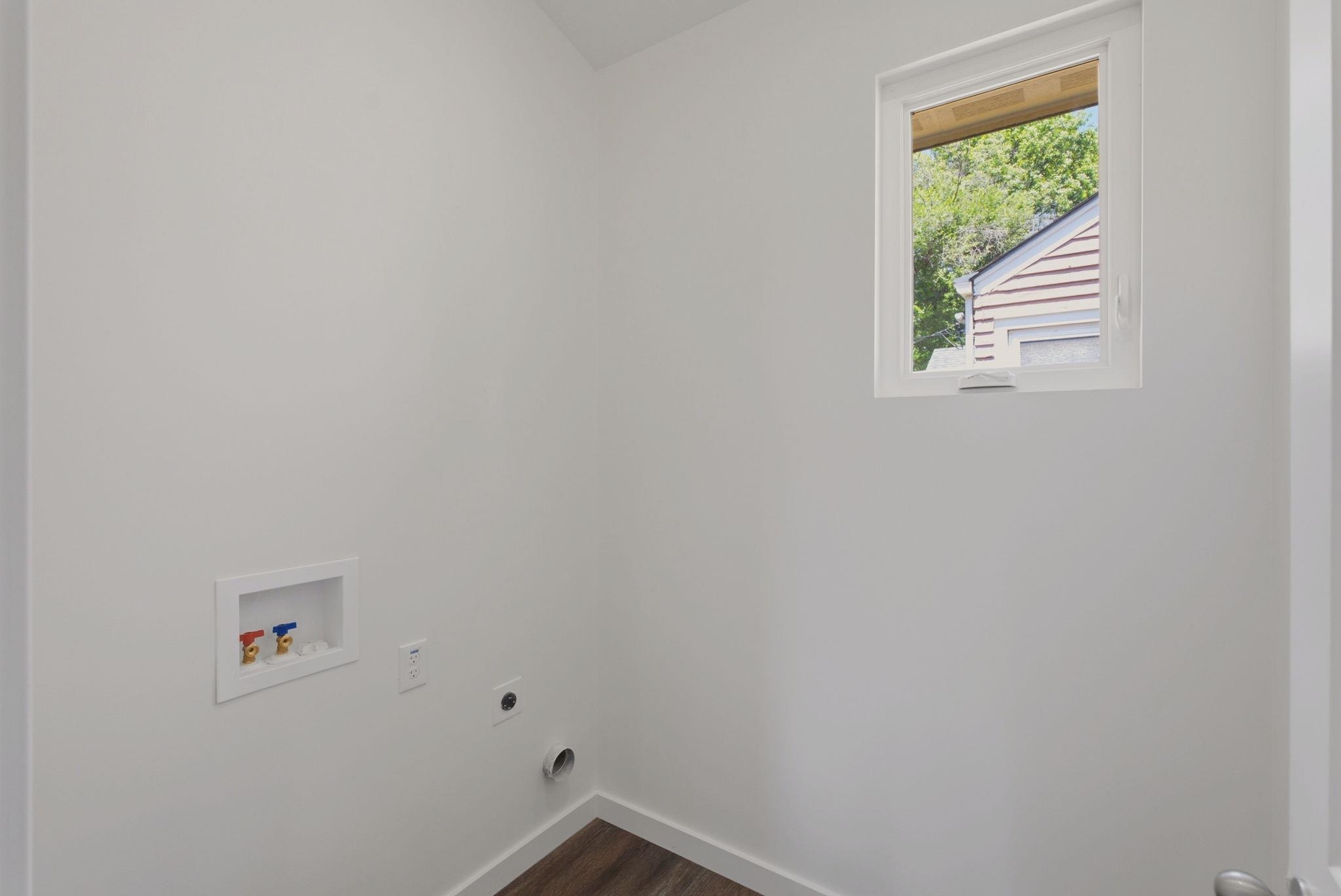1427 N Broadview St Property Photo 14