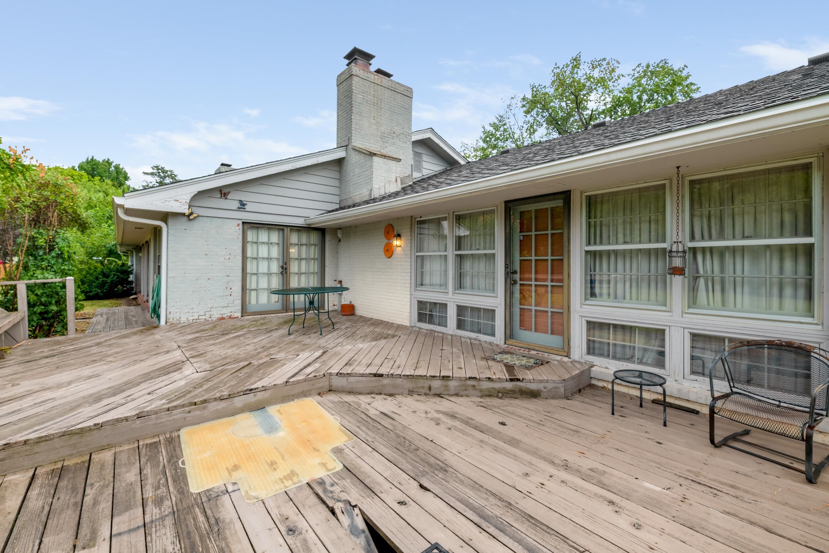 1348 N Estate Ct Property Photo 8