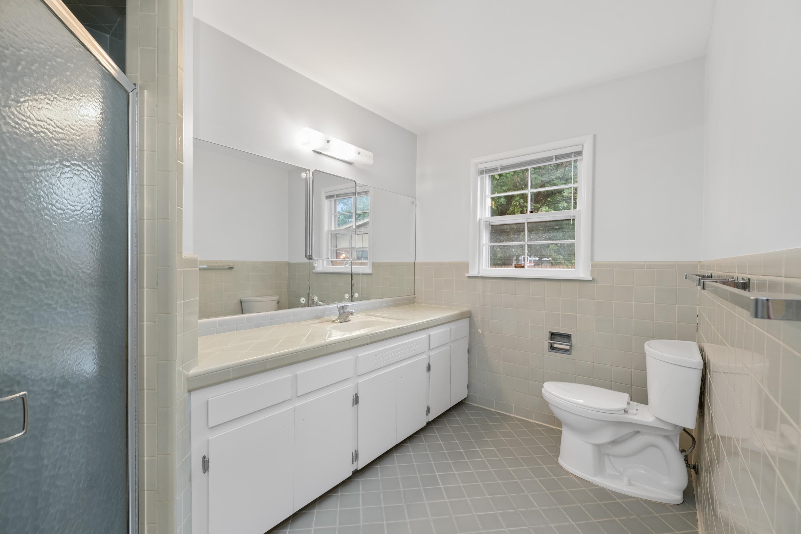 1348 N Estate Ct Property Photo 24