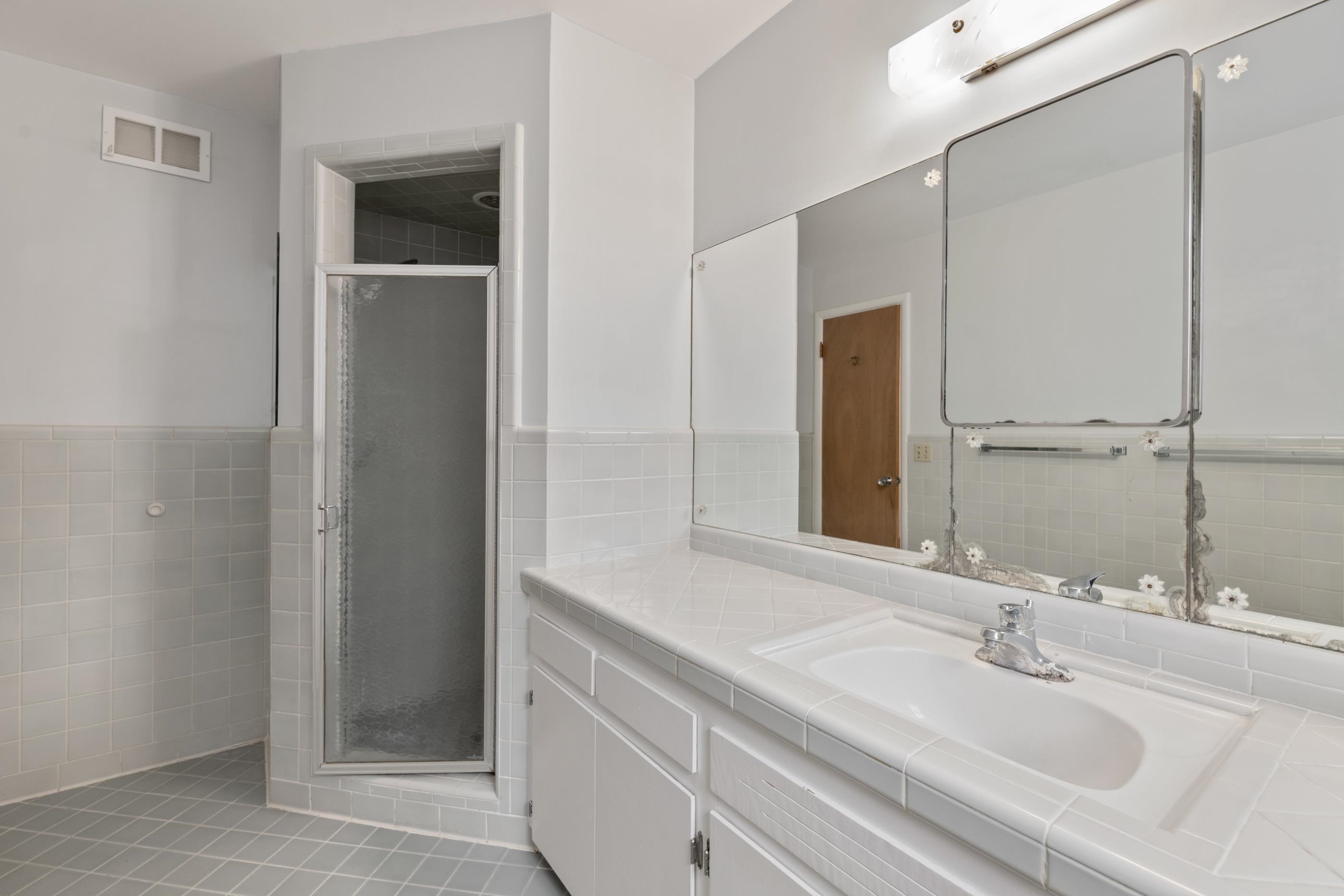 1348 N Estate Ct Property Photo 25