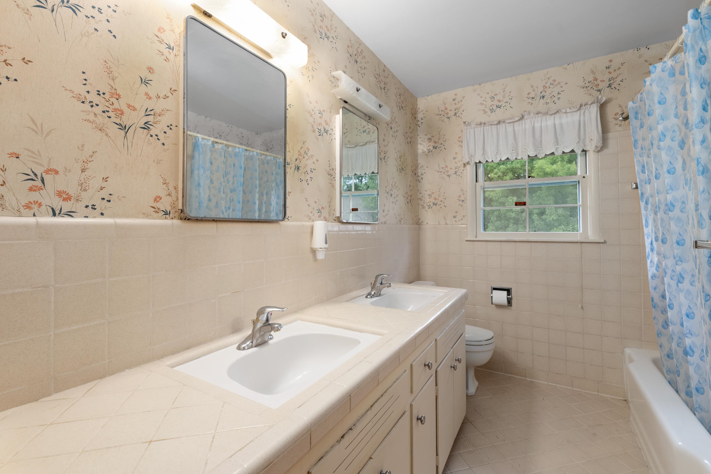 1348 N Estate Ct Property Photo 29