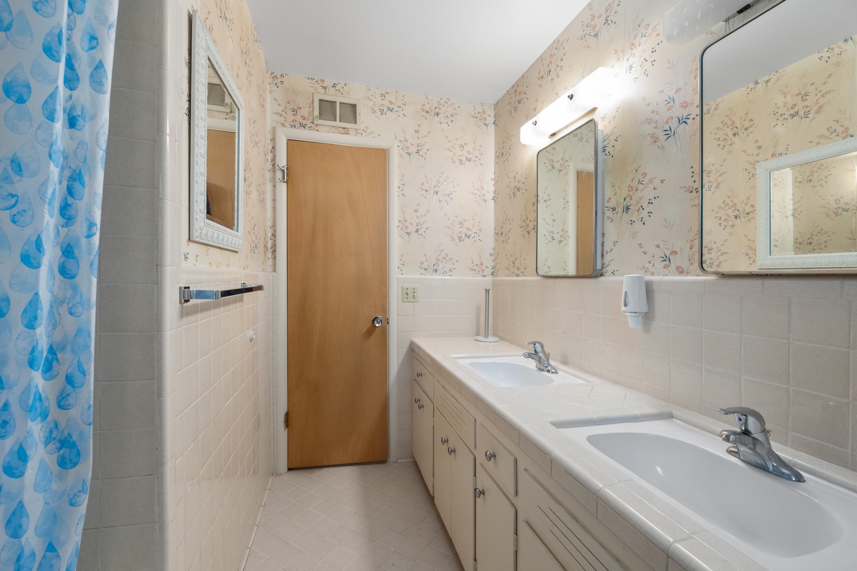 1348 N Estate Ct Property Photo 30