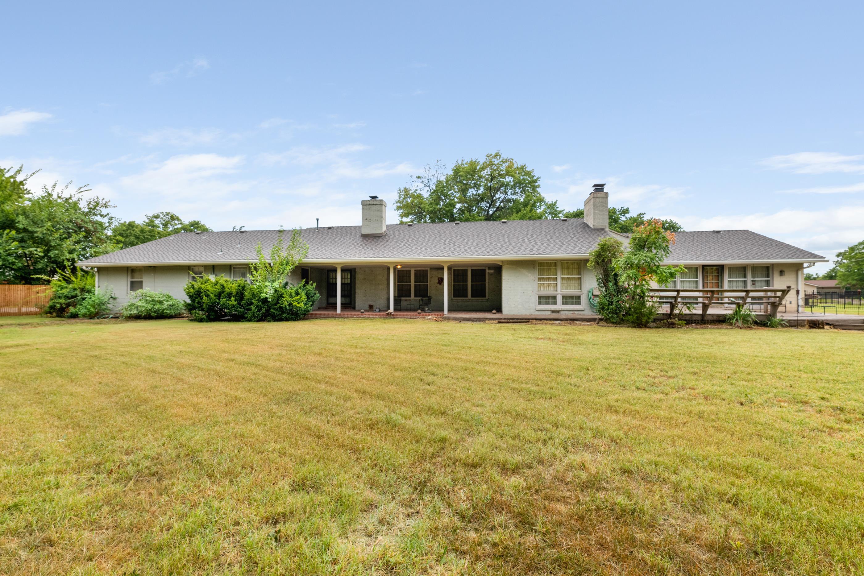 1348 N Estate Ct Property Photo 33