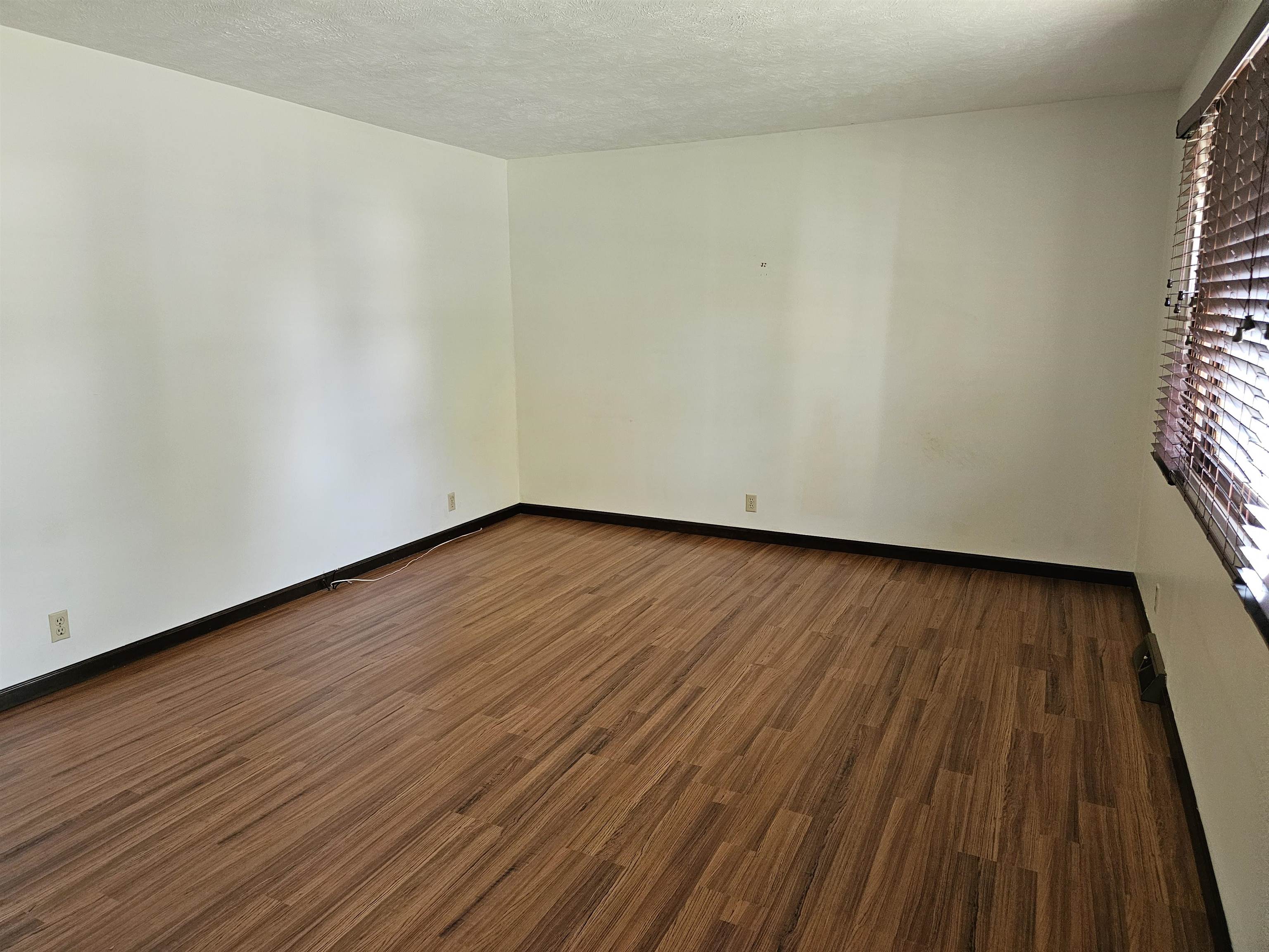 620 Scott Ave Property Photo 8