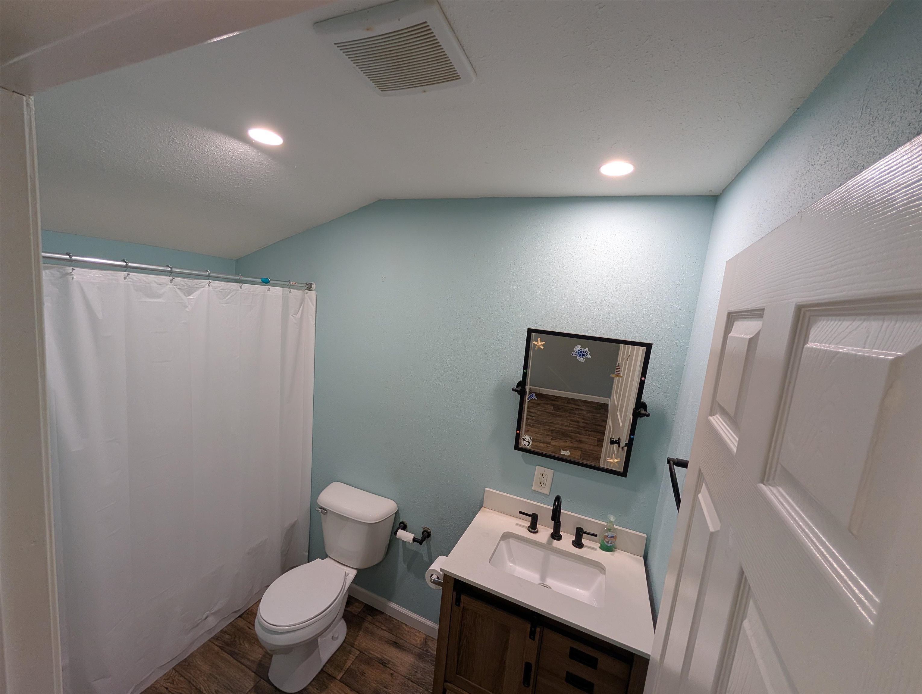 502 E 10th Property Photo 6