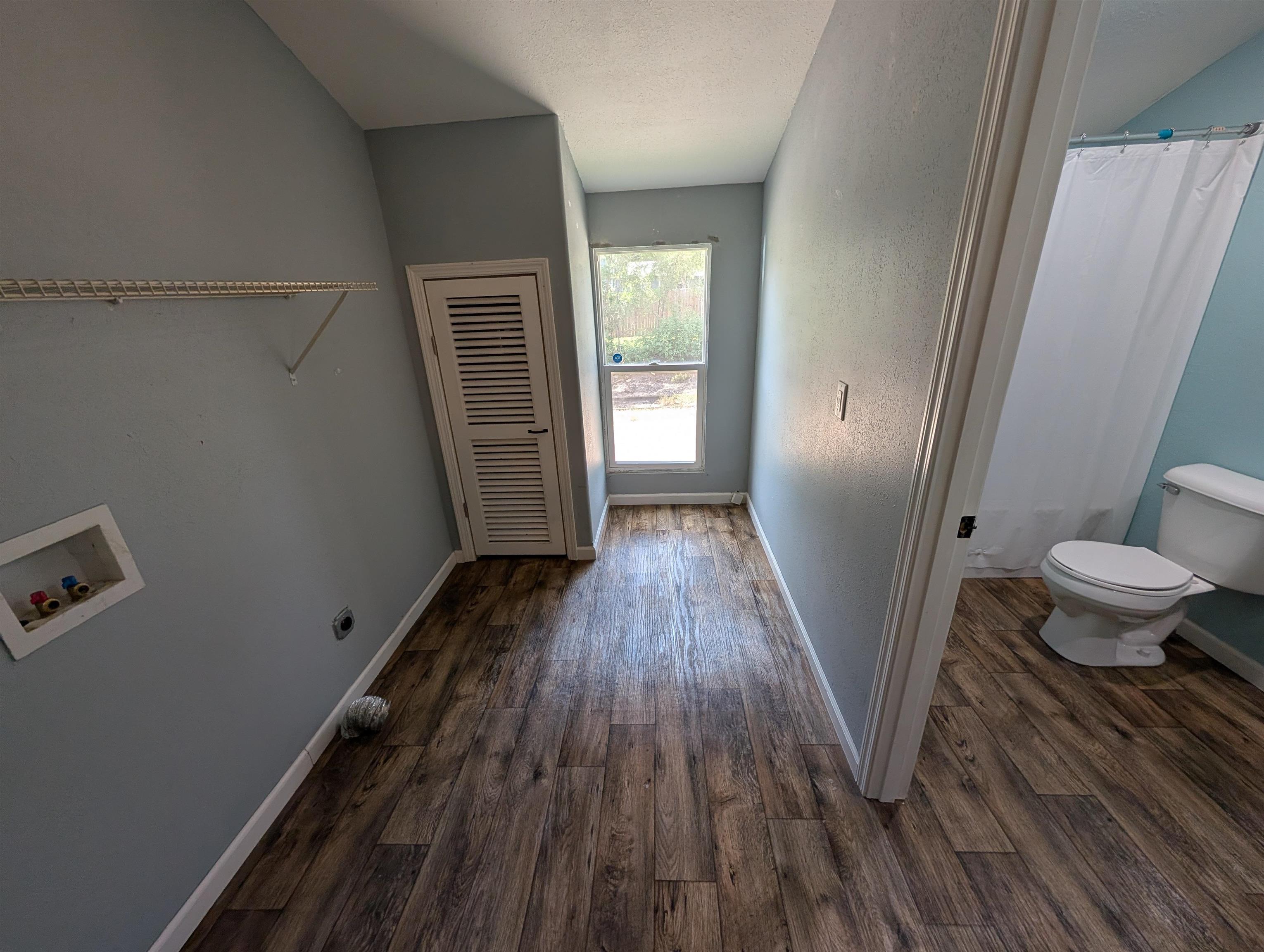 502 E 10th Property Photo 7