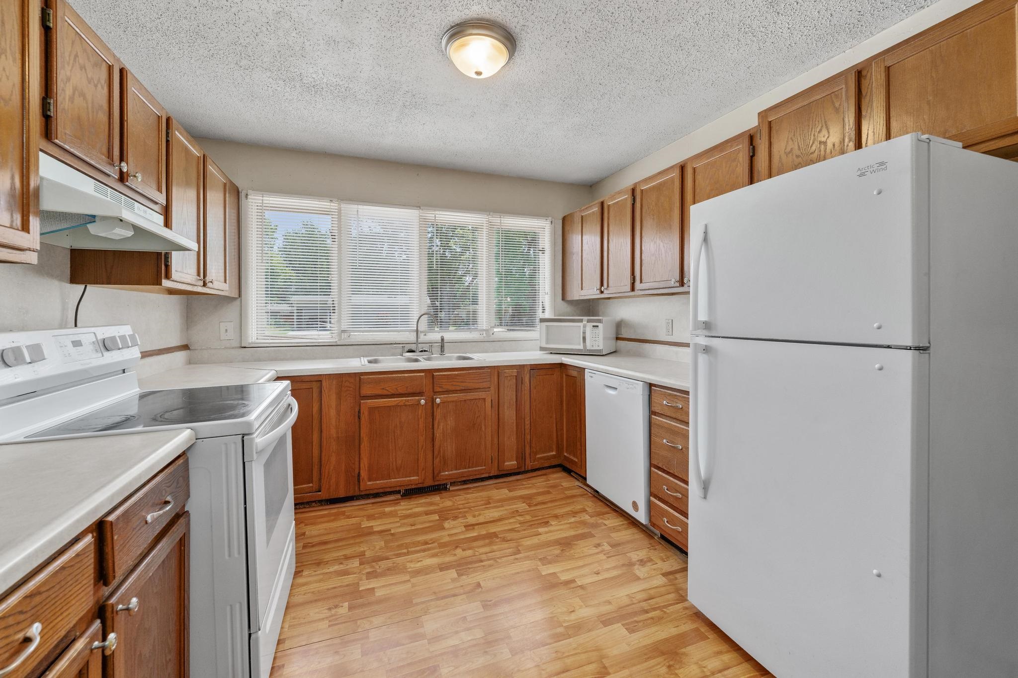 612 N Delrose Property Photo 7