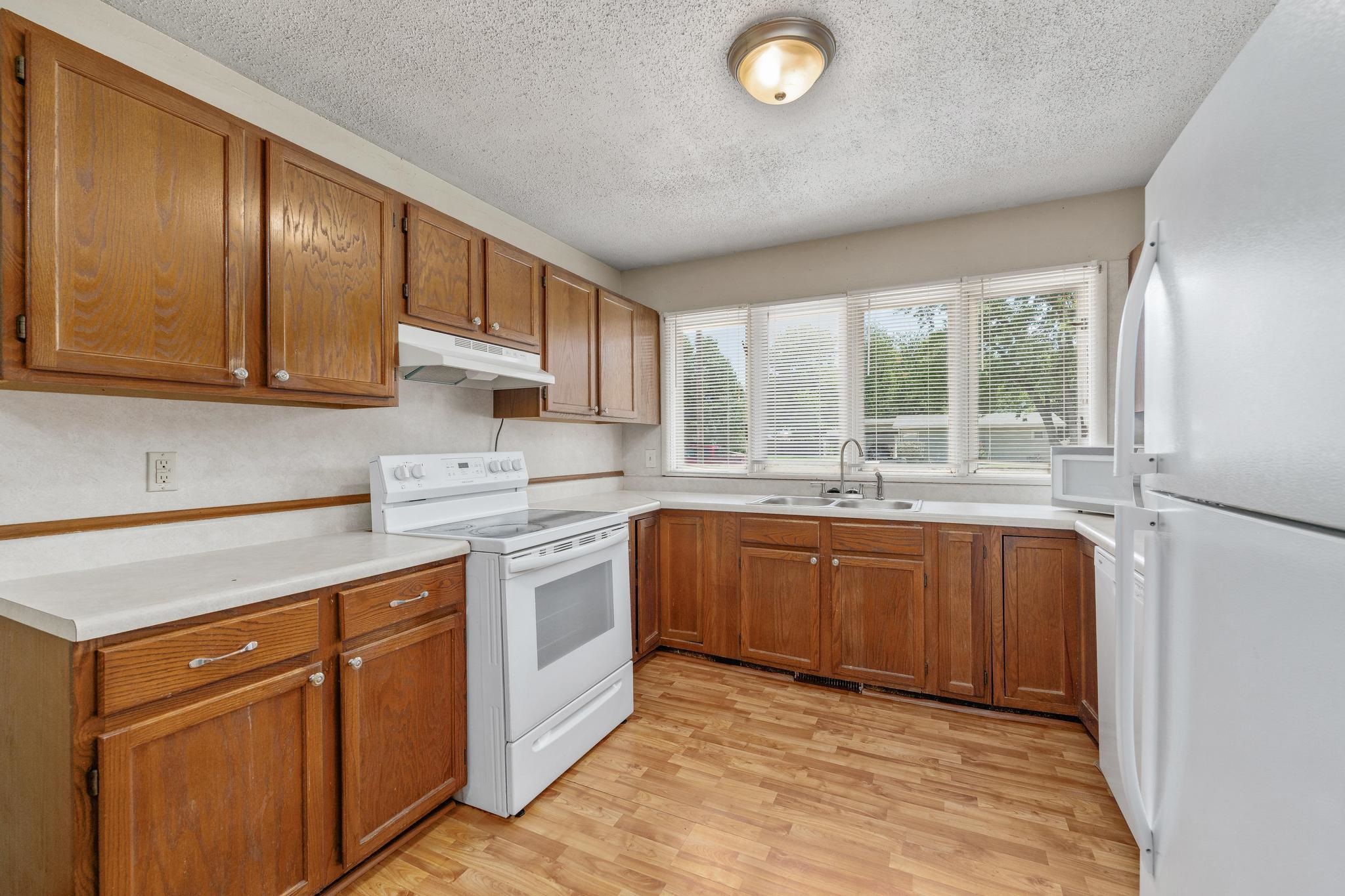 612 N Delrose Property Photo 8