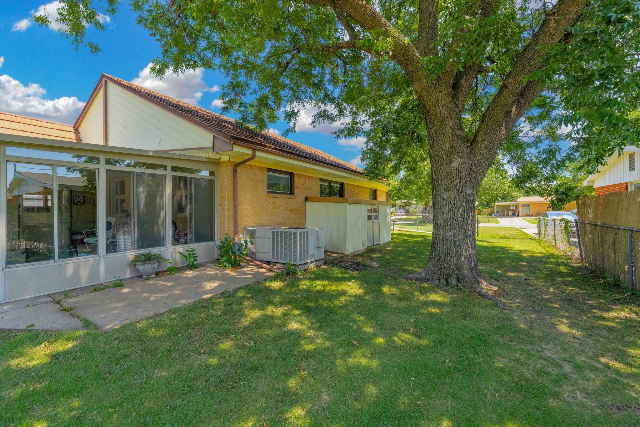 612 N Delrose Property Photo 28