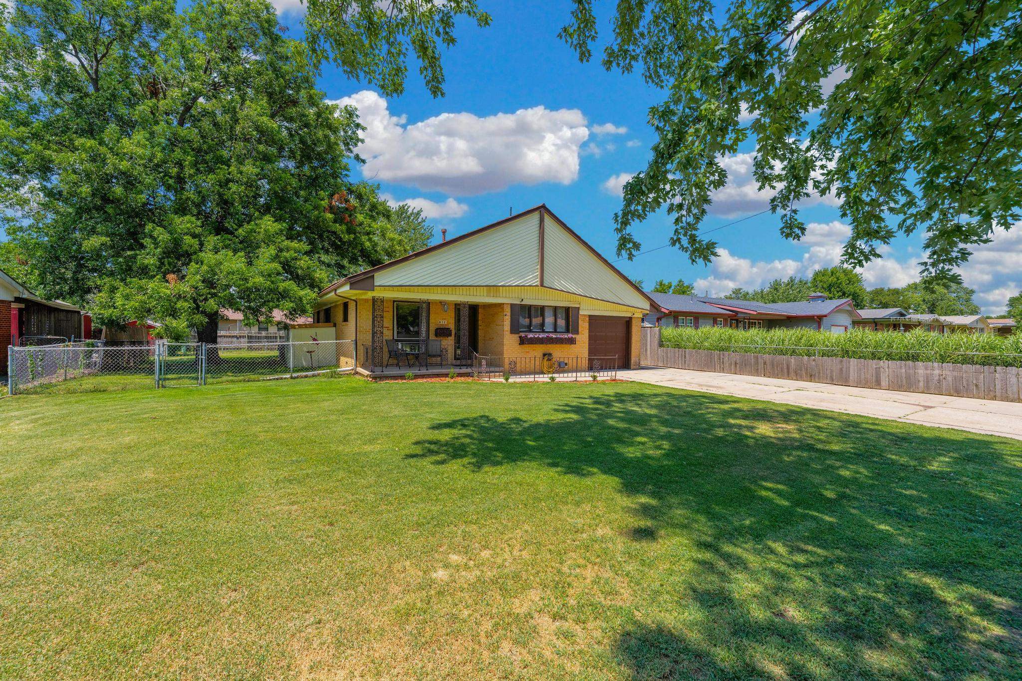 612 N Delrose Property Photo 32
