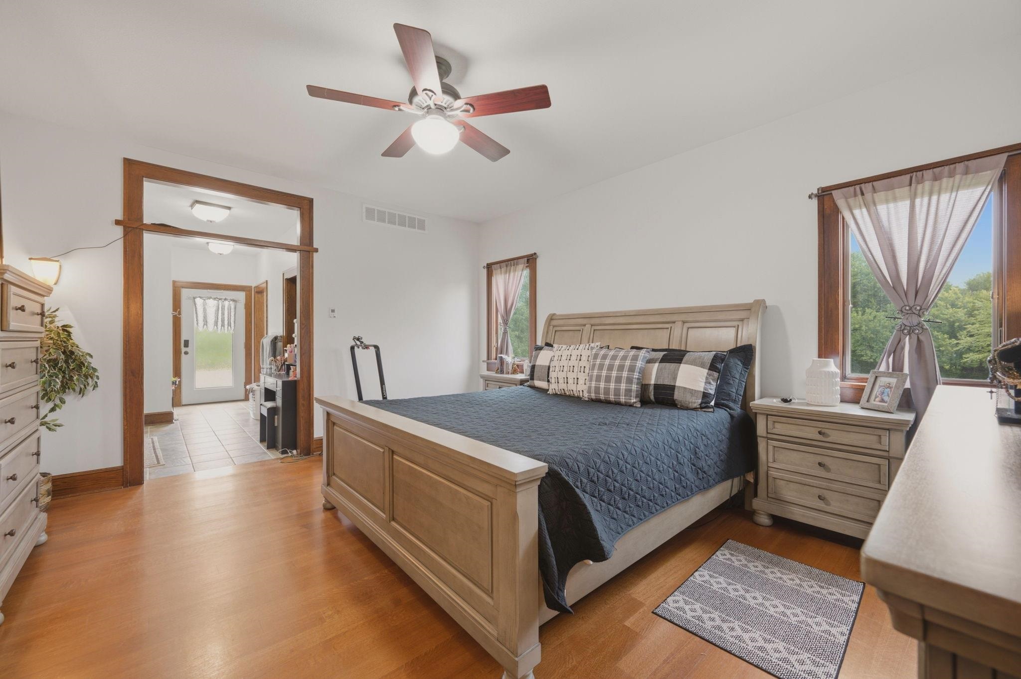 12212 N Seneca St Property Photo 14
