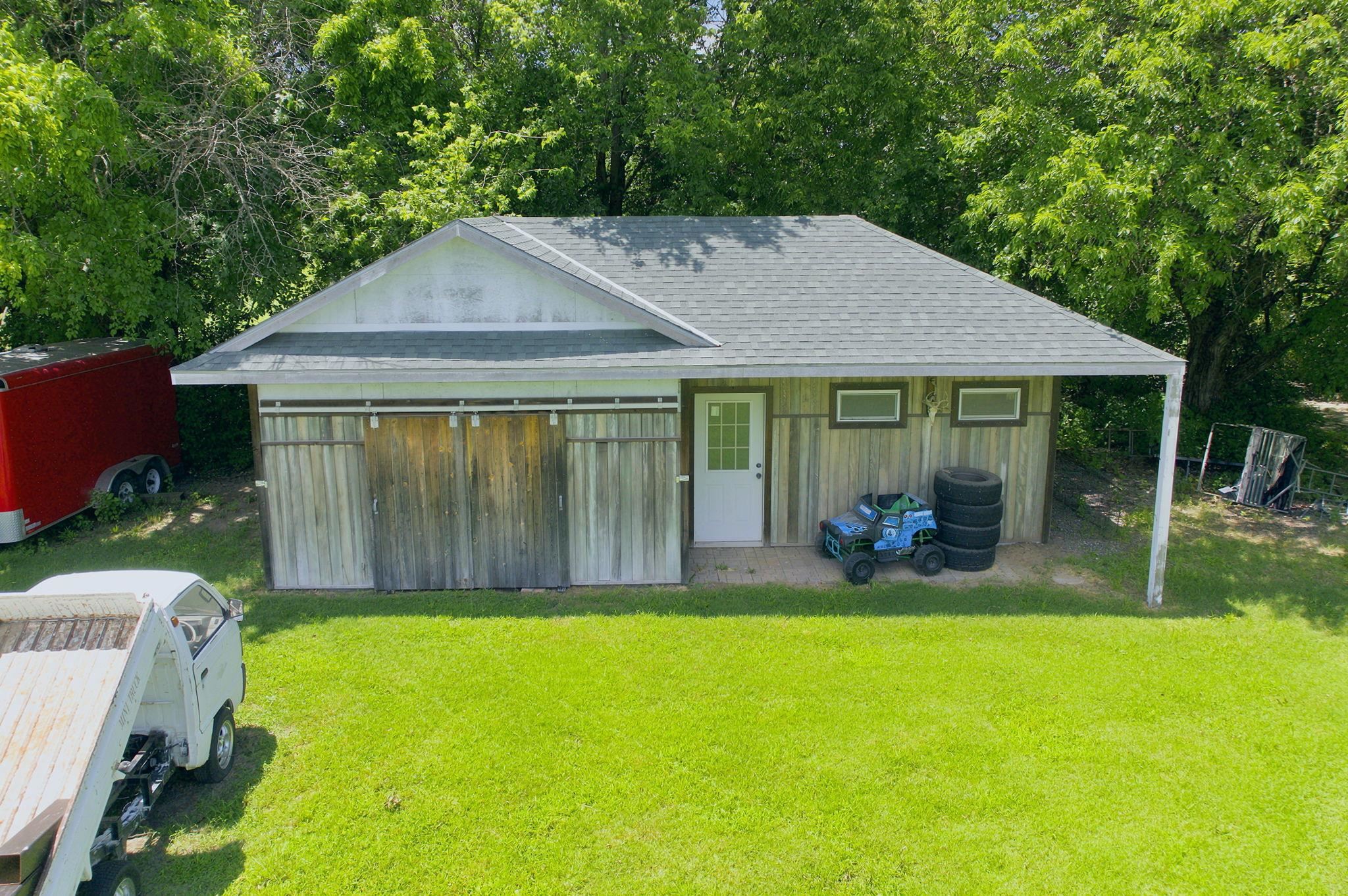 12212 N Seneca St Property Photo 29