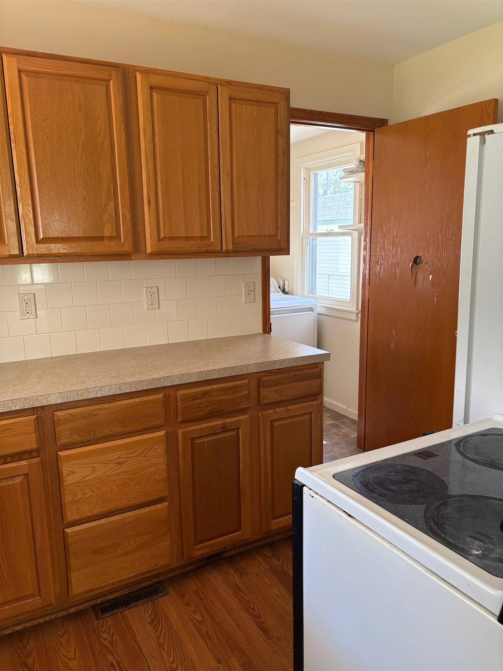 422 N Clayton Ave Property Photo 5