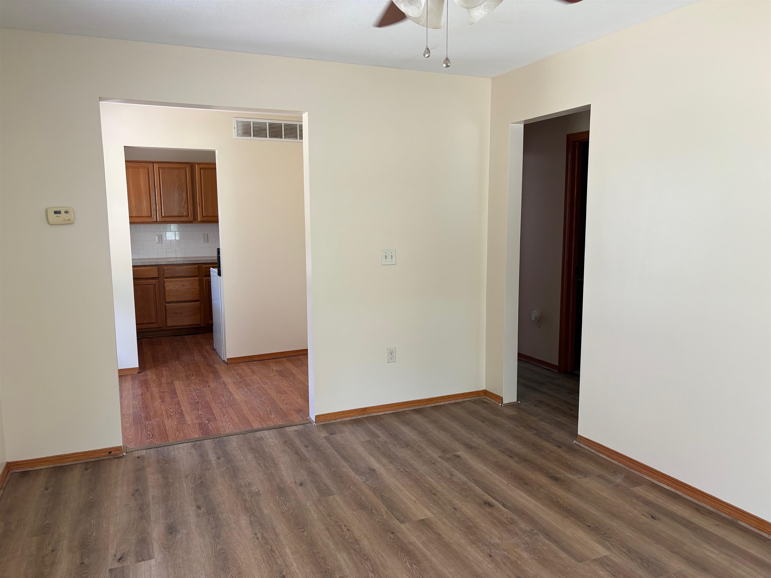 422 N Clayton Ave Property Photo 11