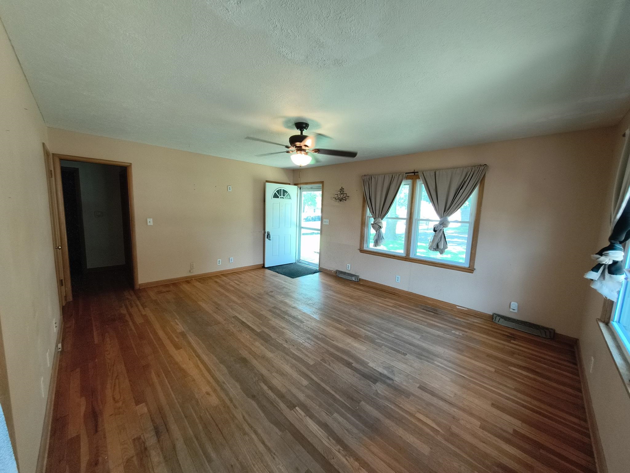 602 N Stark Property Photo 3