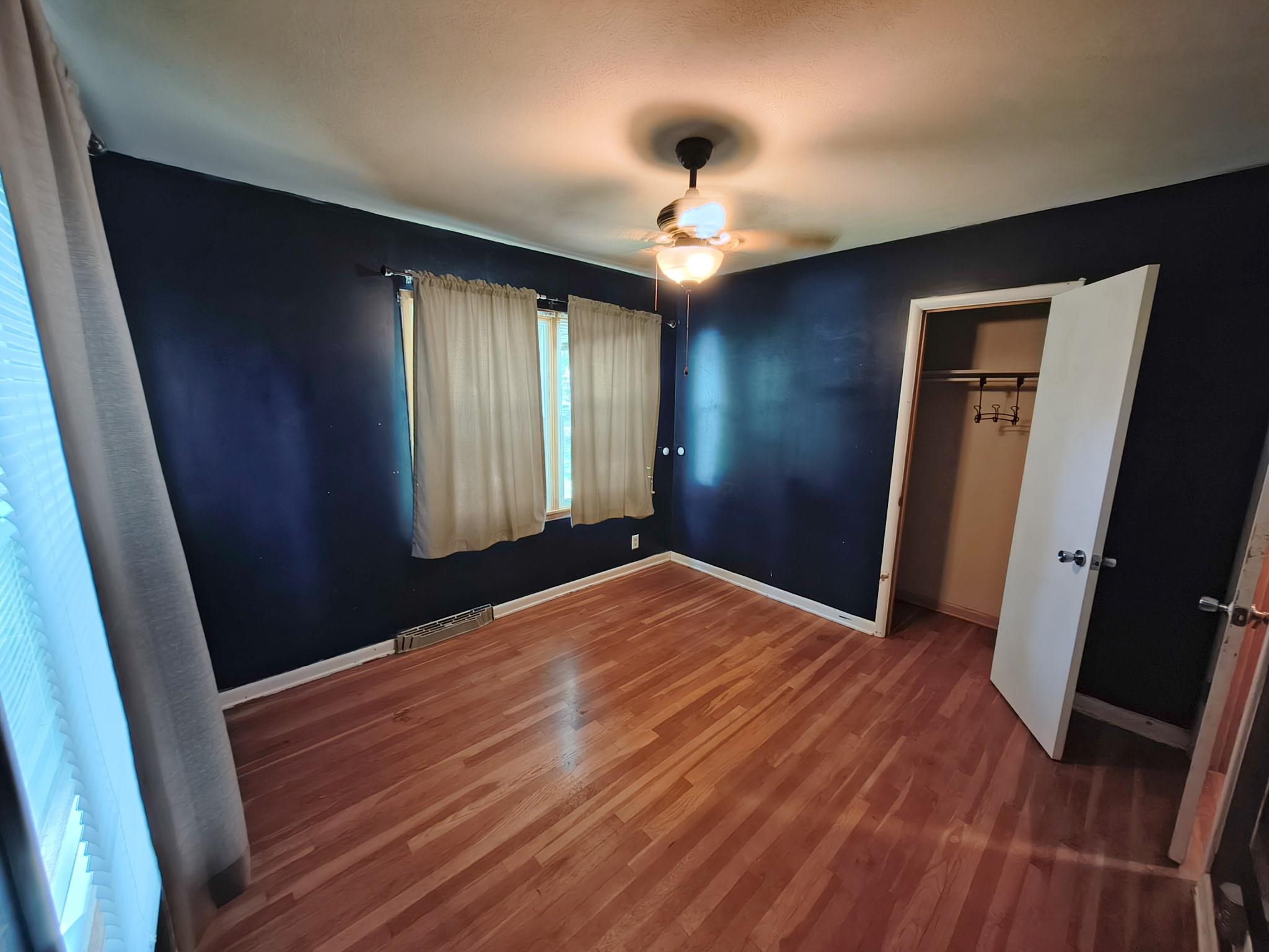 602 N Stark Property Photo 5