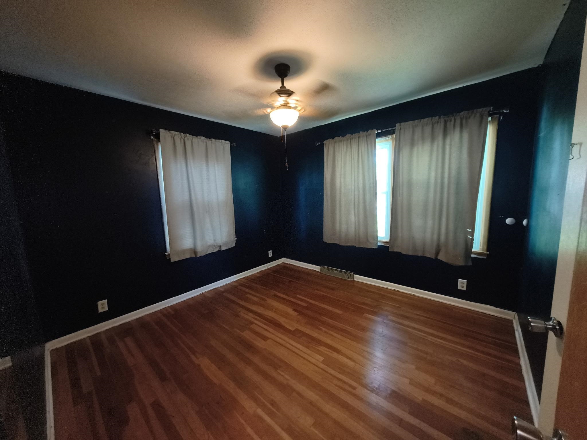 602 N Stark Property Photo 6