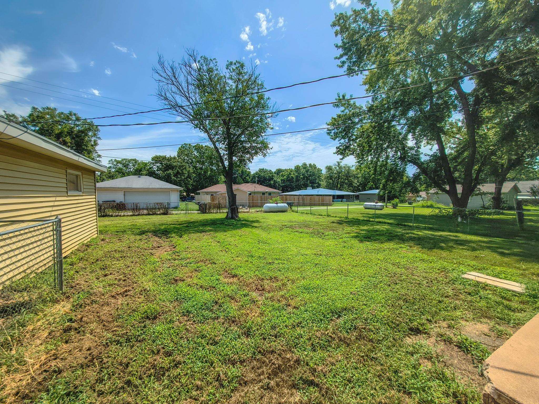 602 N Stark Property Photo 16