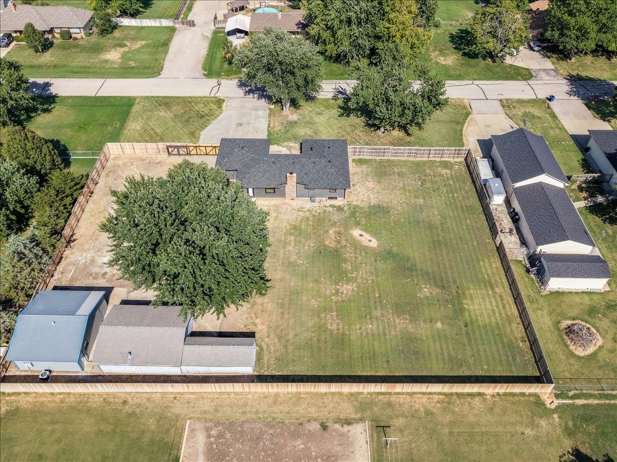 5549 N Athenian Property Photo 4