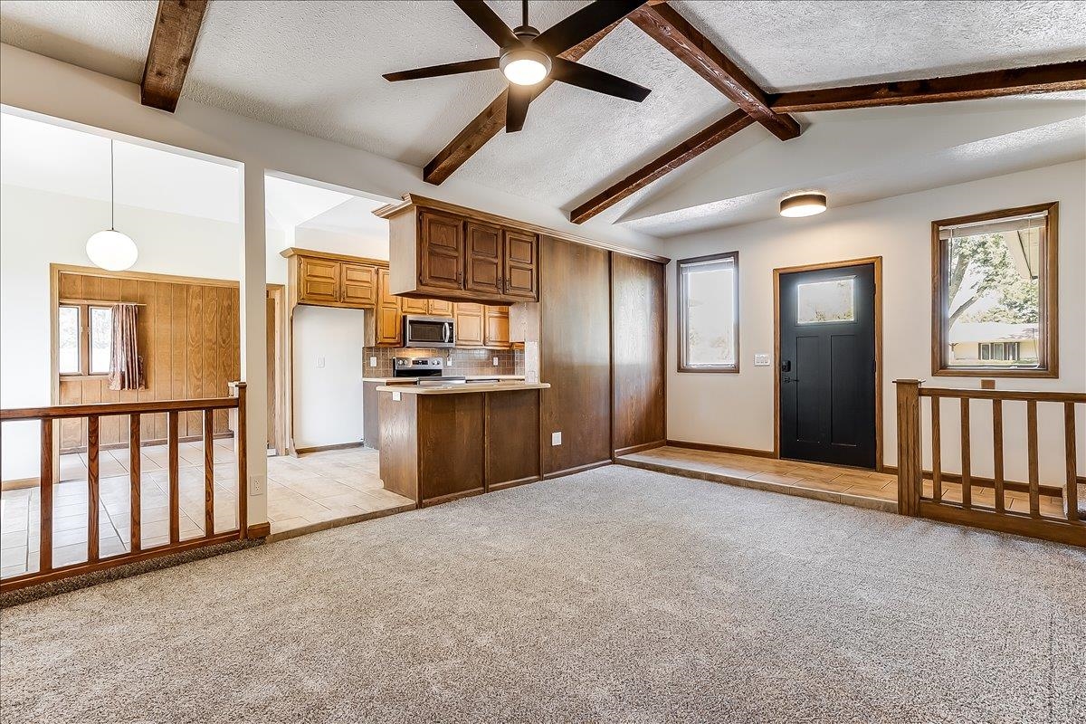 5549 N Athenian Property Photo 8