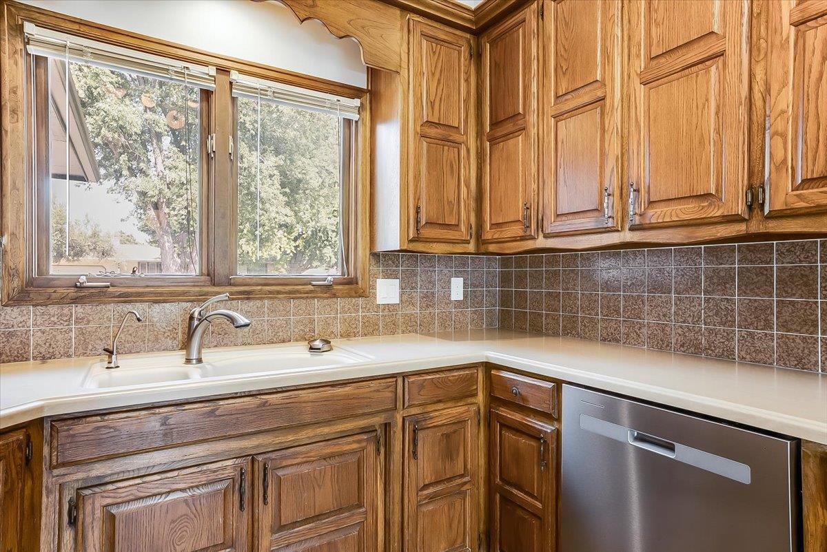 5549 N Athenian Property Photo 12