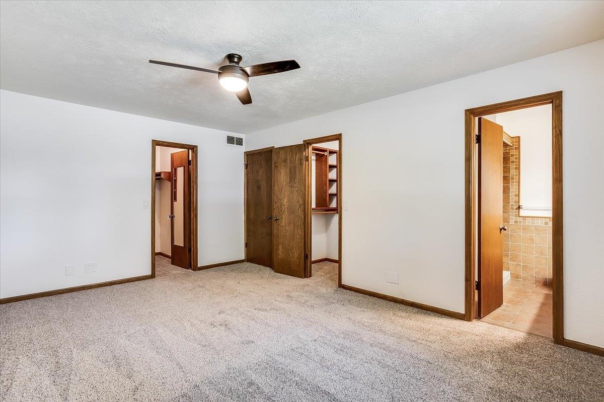 5549 N Athenian Property Photo 16