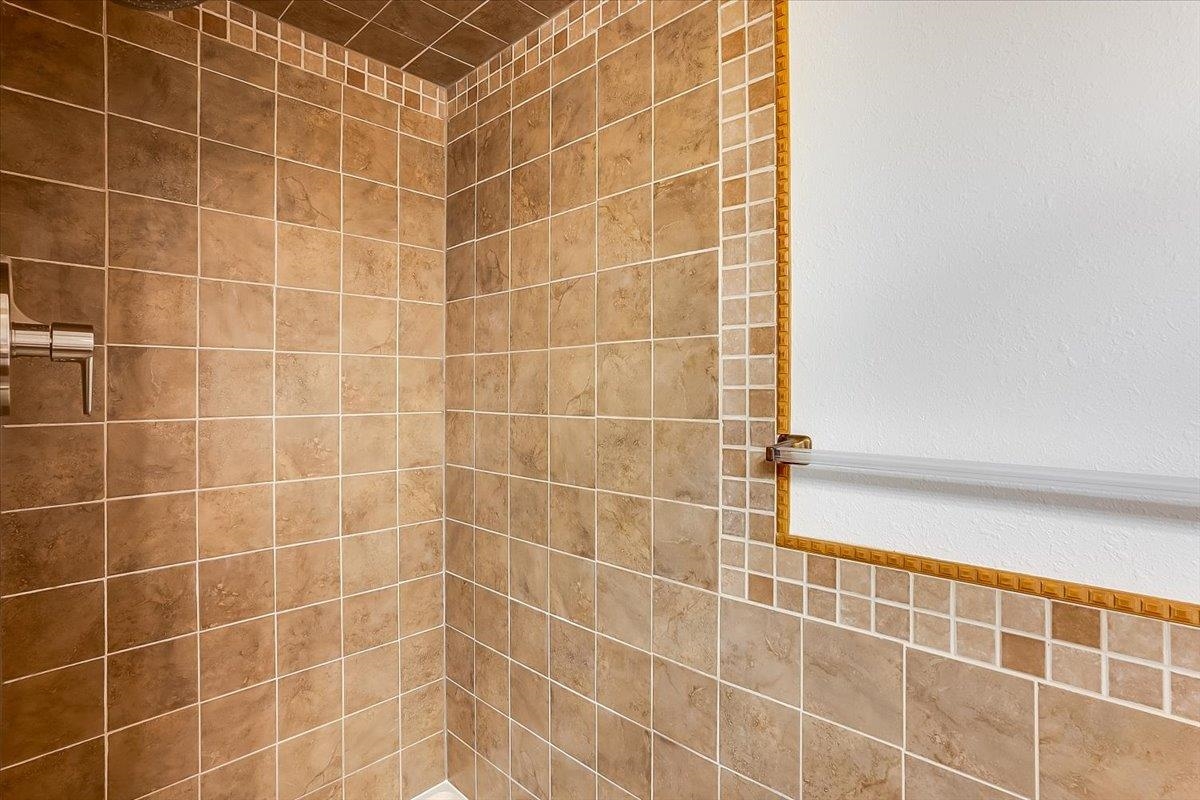 5549 N Athenian Property Photo 19