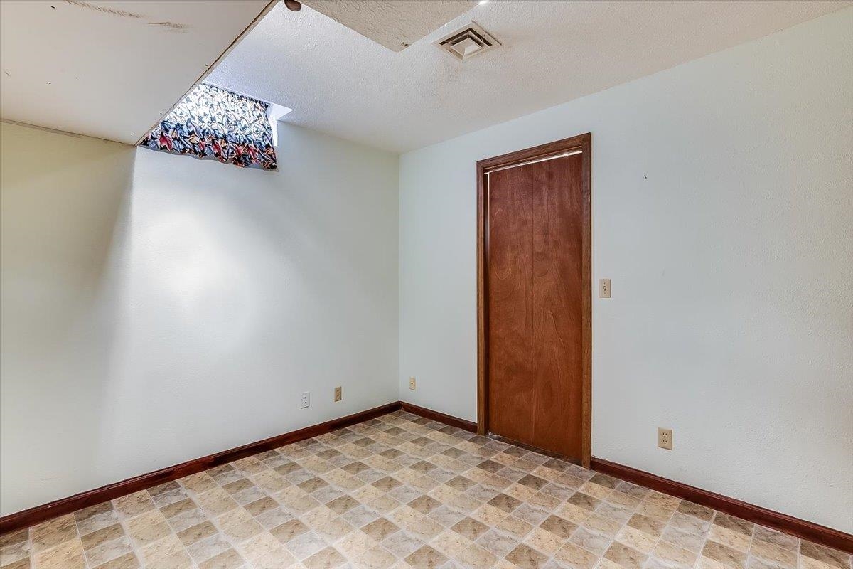 5549 N Athenian Property Photo 27