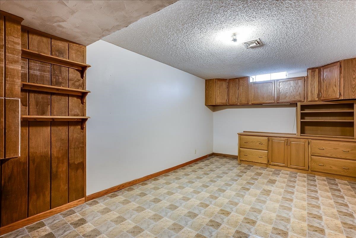 5549 N Athenian Property Photo 28