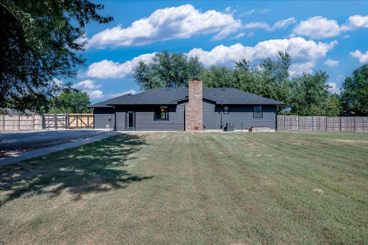 5549 N Athenian Property Photo 33