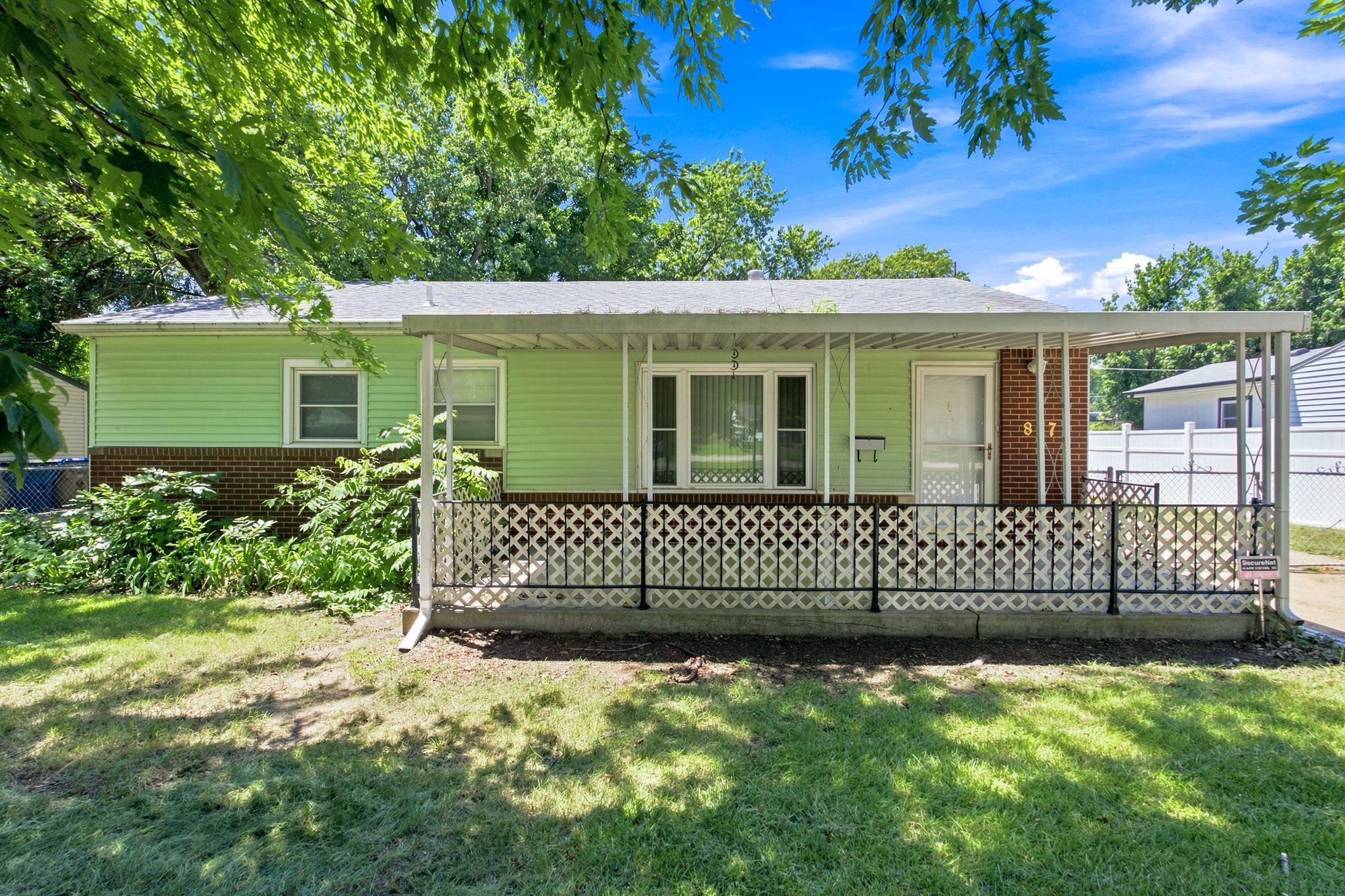 837 N Westview Property Photo 1