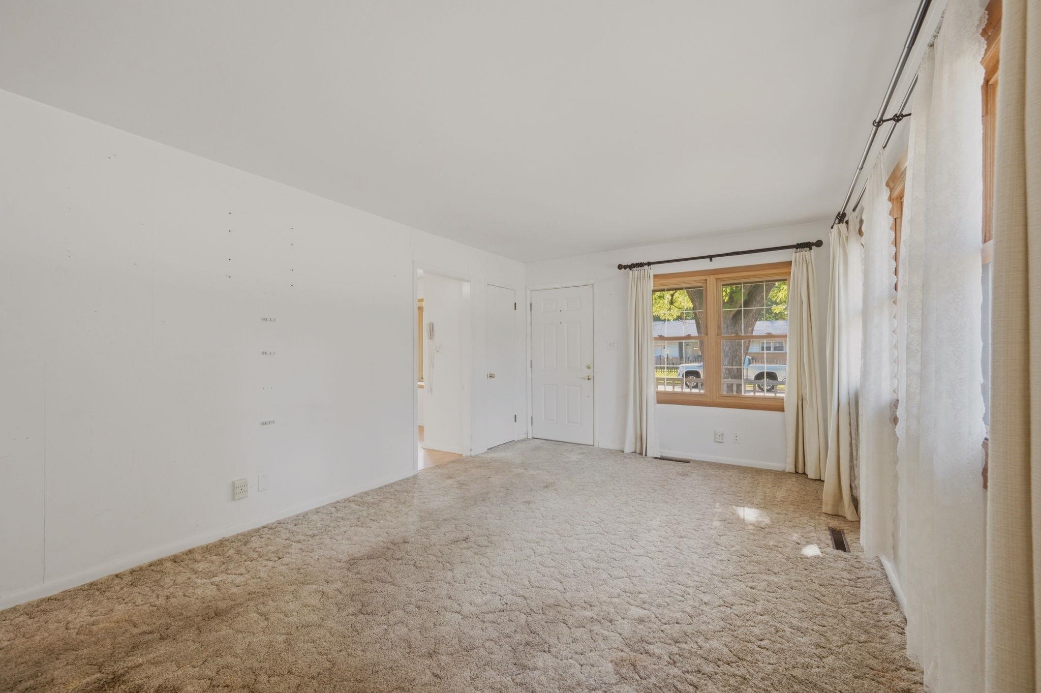 1661 Montana Ave Property Photo 11