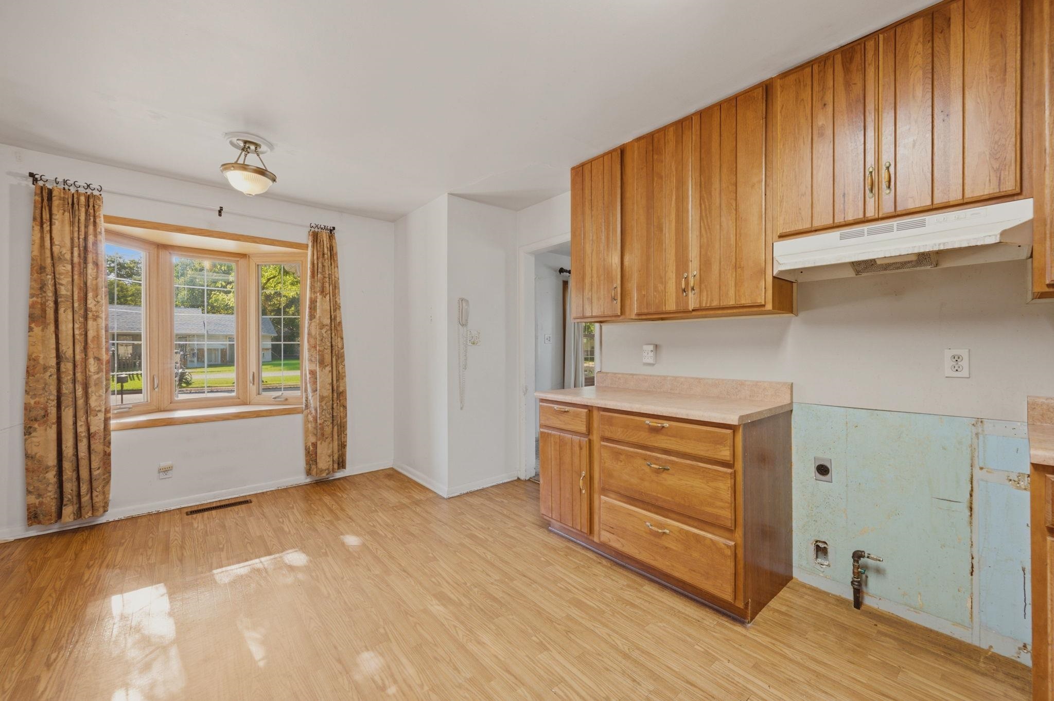 1661 Montana Ave Property Photo 14