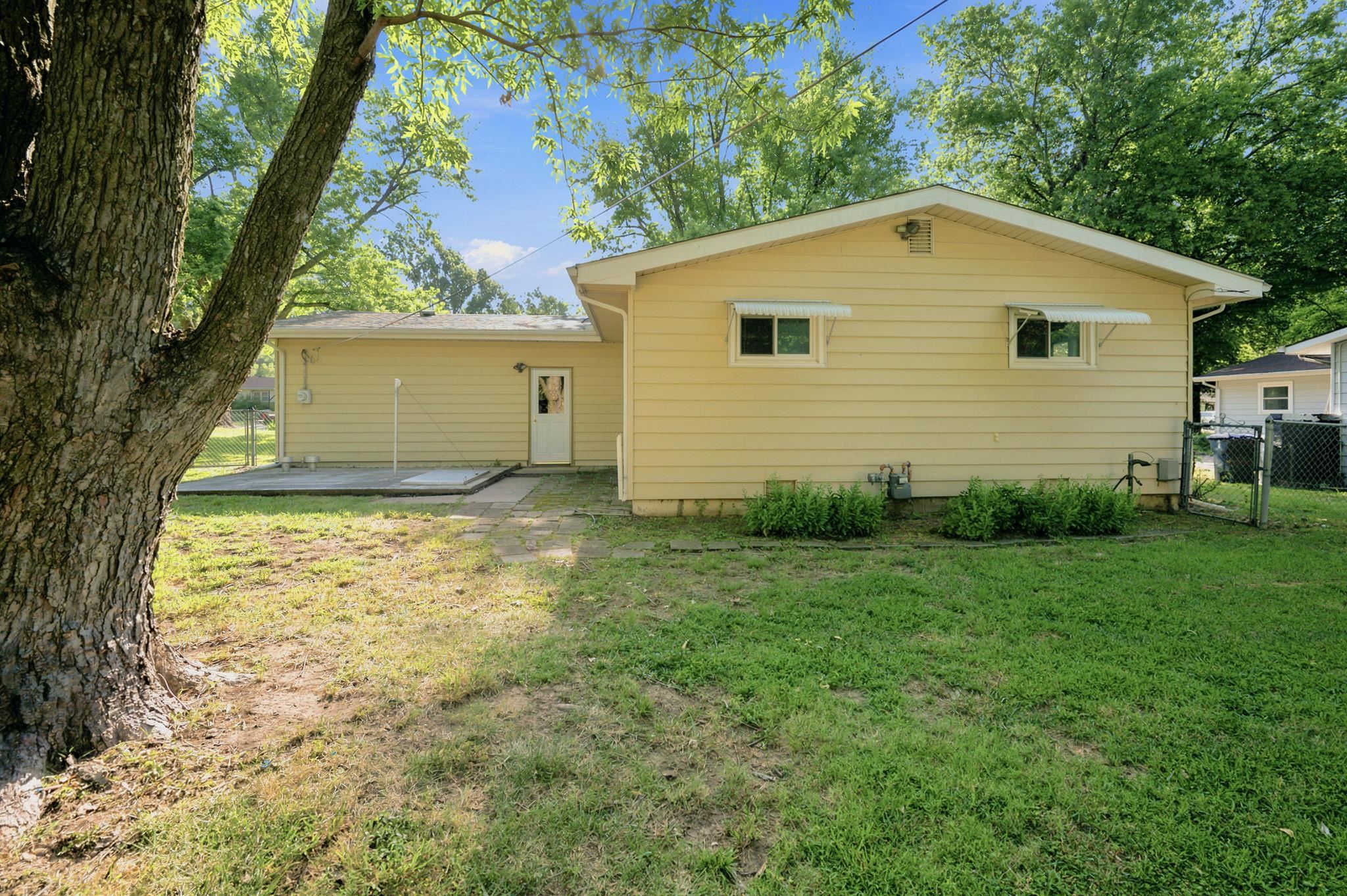 1661 Montana Ave Property Photo 22