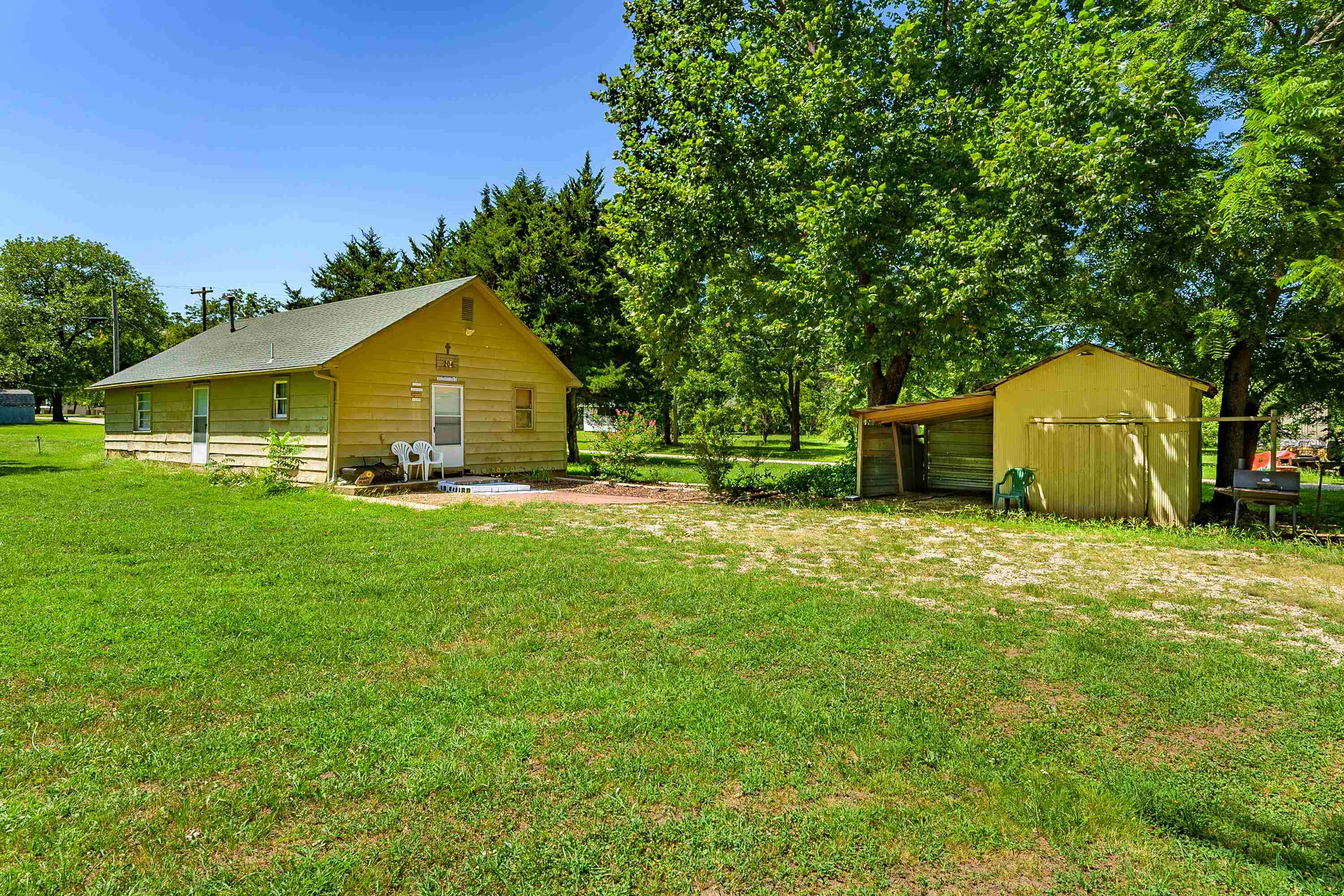 204 East St Property Photo 4
