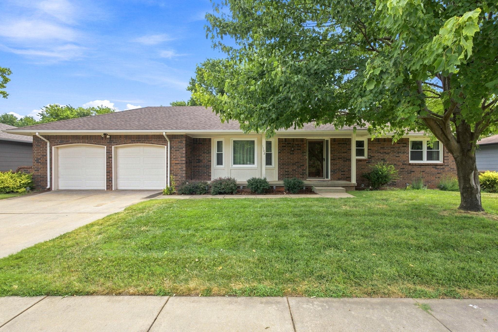 1702 N Lark St Property Photo 1