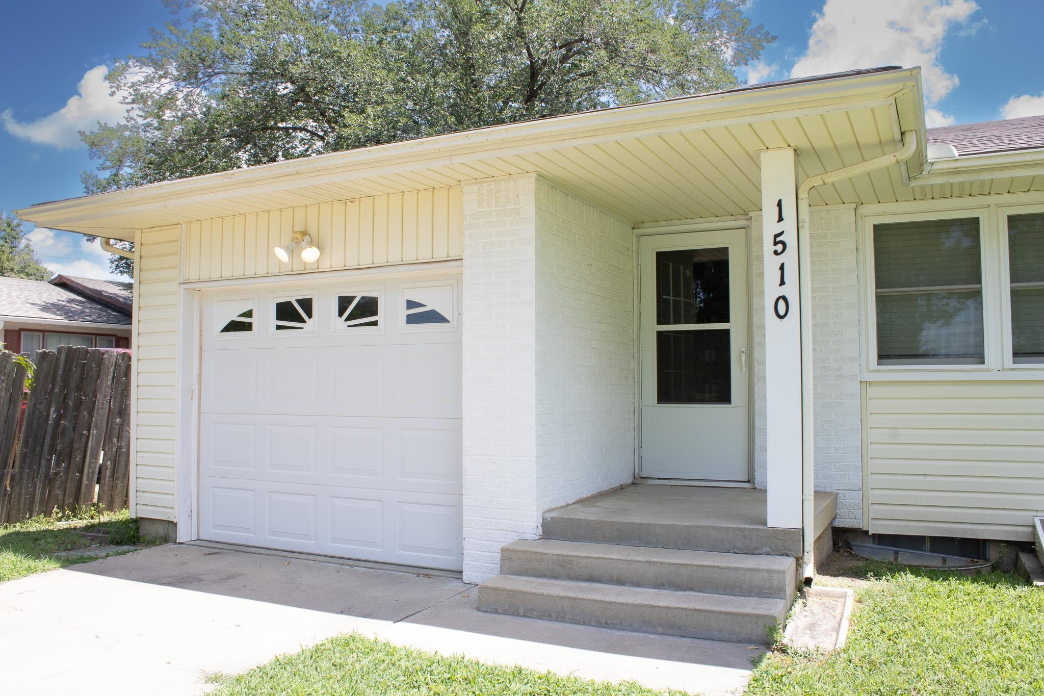 1510 N Poplar Property Photo 2