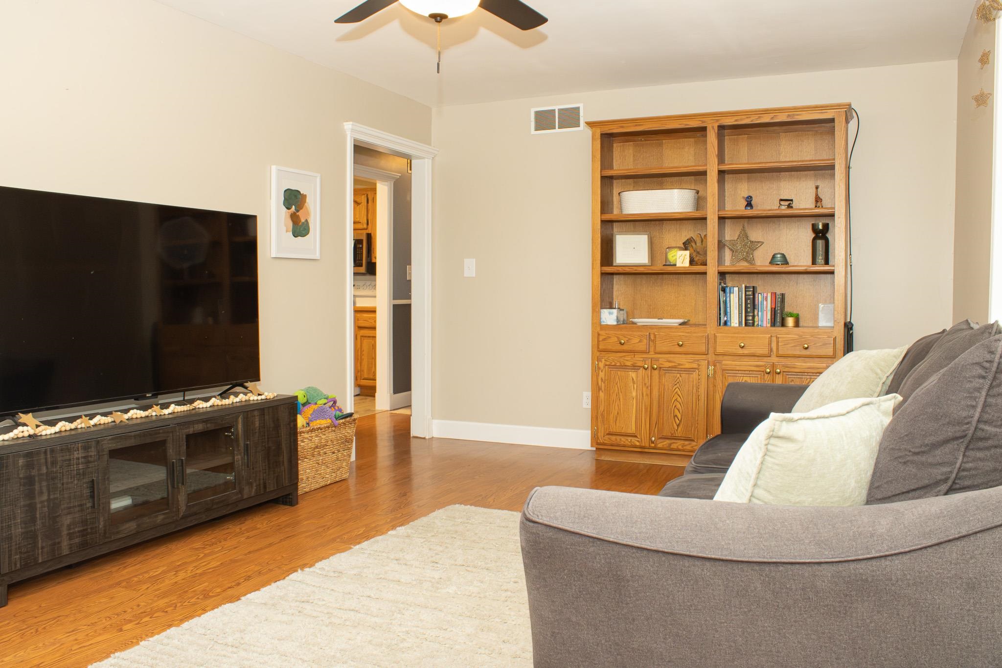 1510 N Poplar Property Photo 3