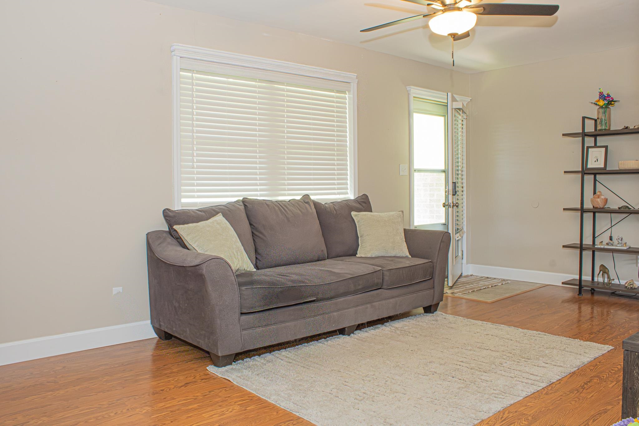 1510 N Poplar Property Photo 4