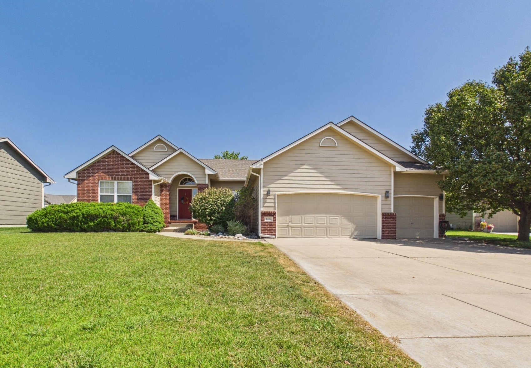 2350 N Castle Rock Ct Property Photo 1