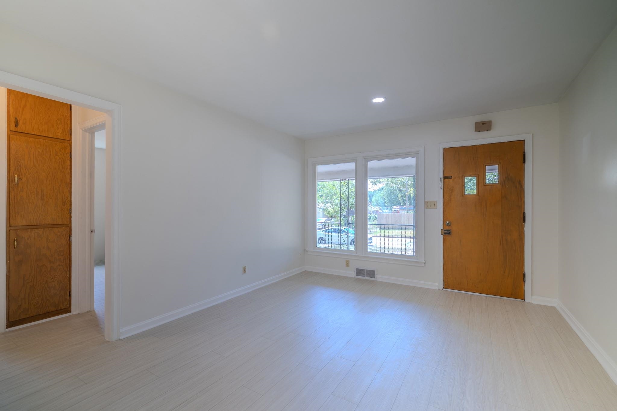 5116 E Larry Ln Property Photo 6