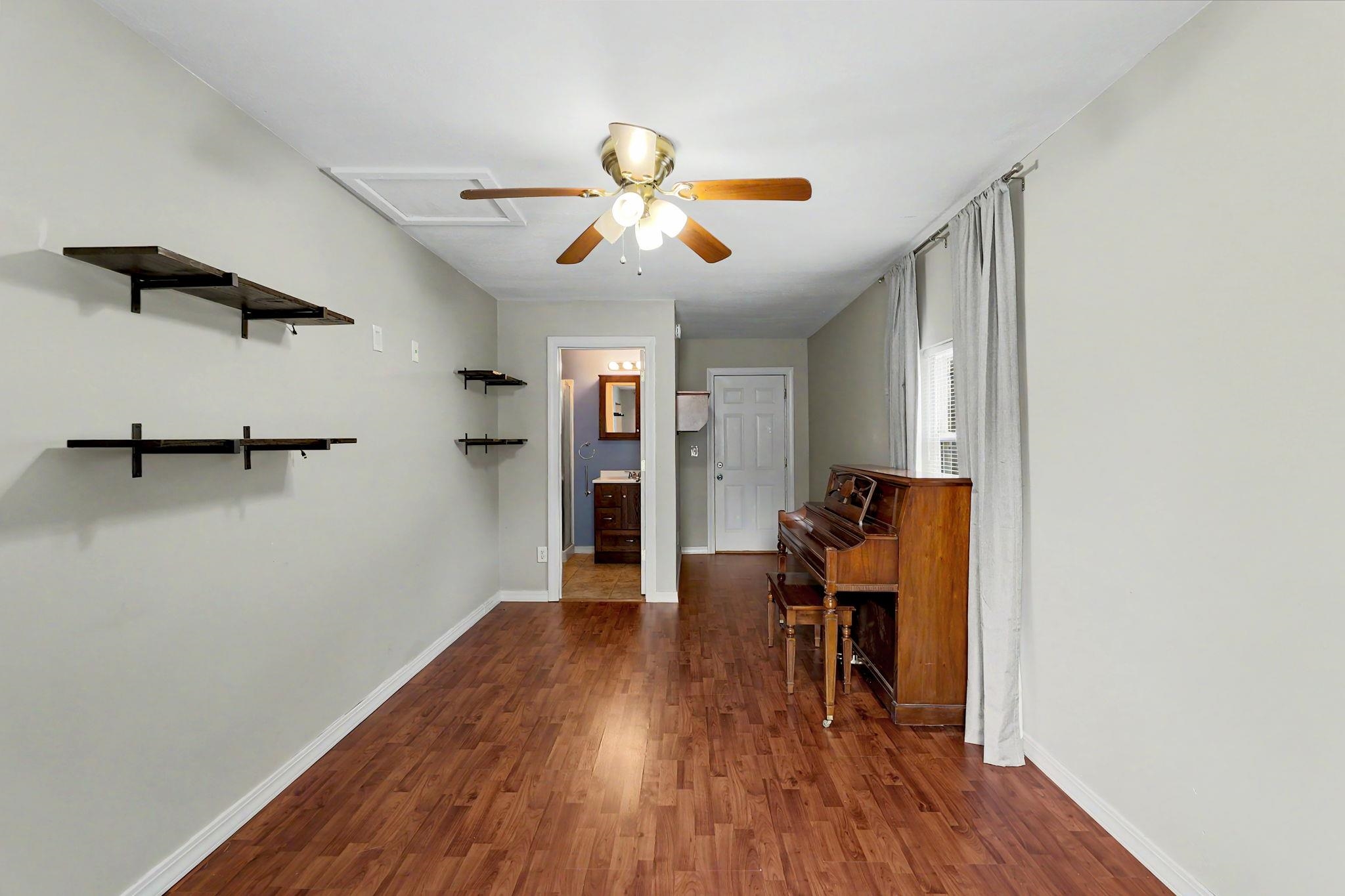 1829 N Richmond Property Photo 13