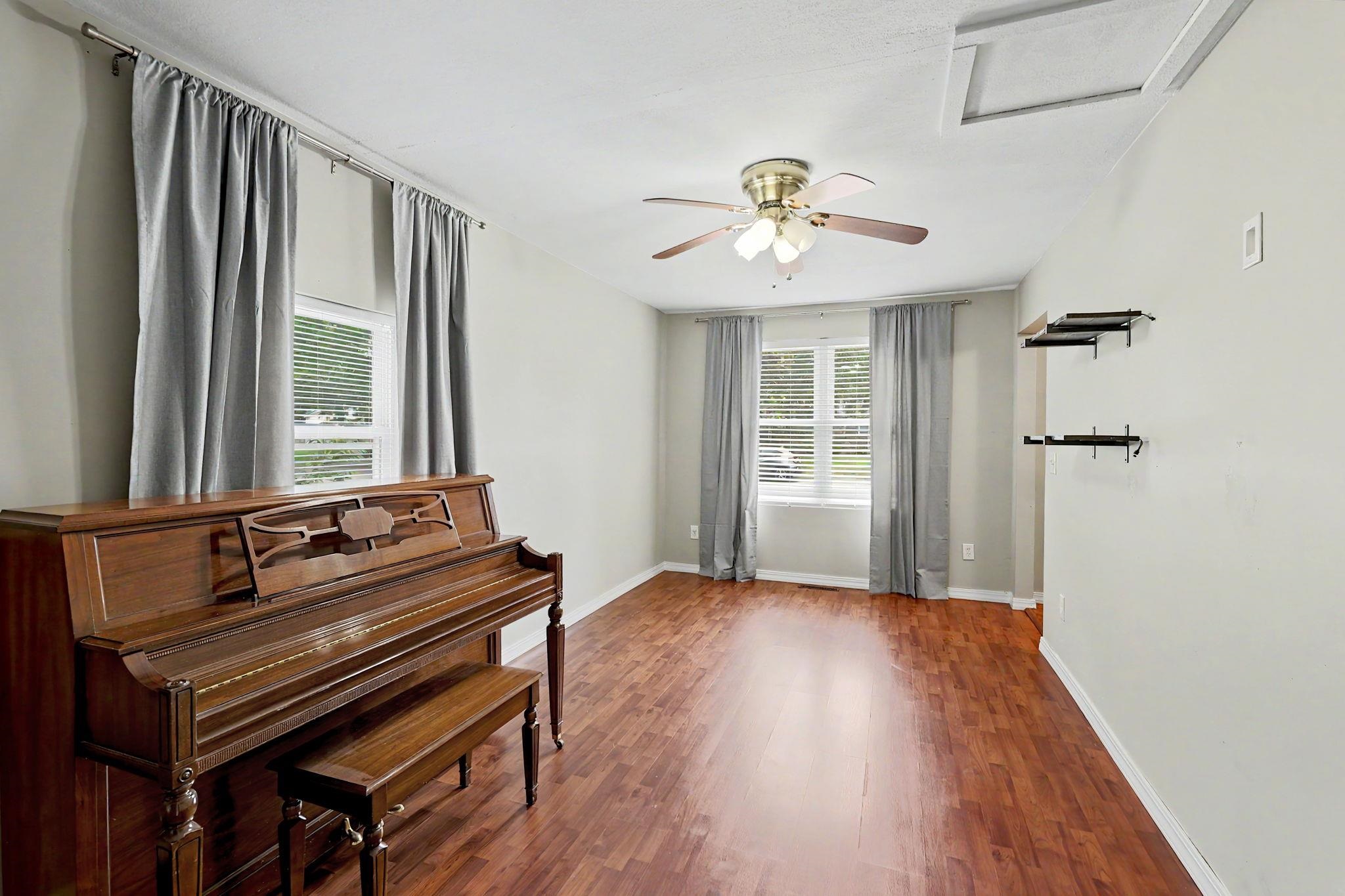1829 N Richmond Property Photo 15