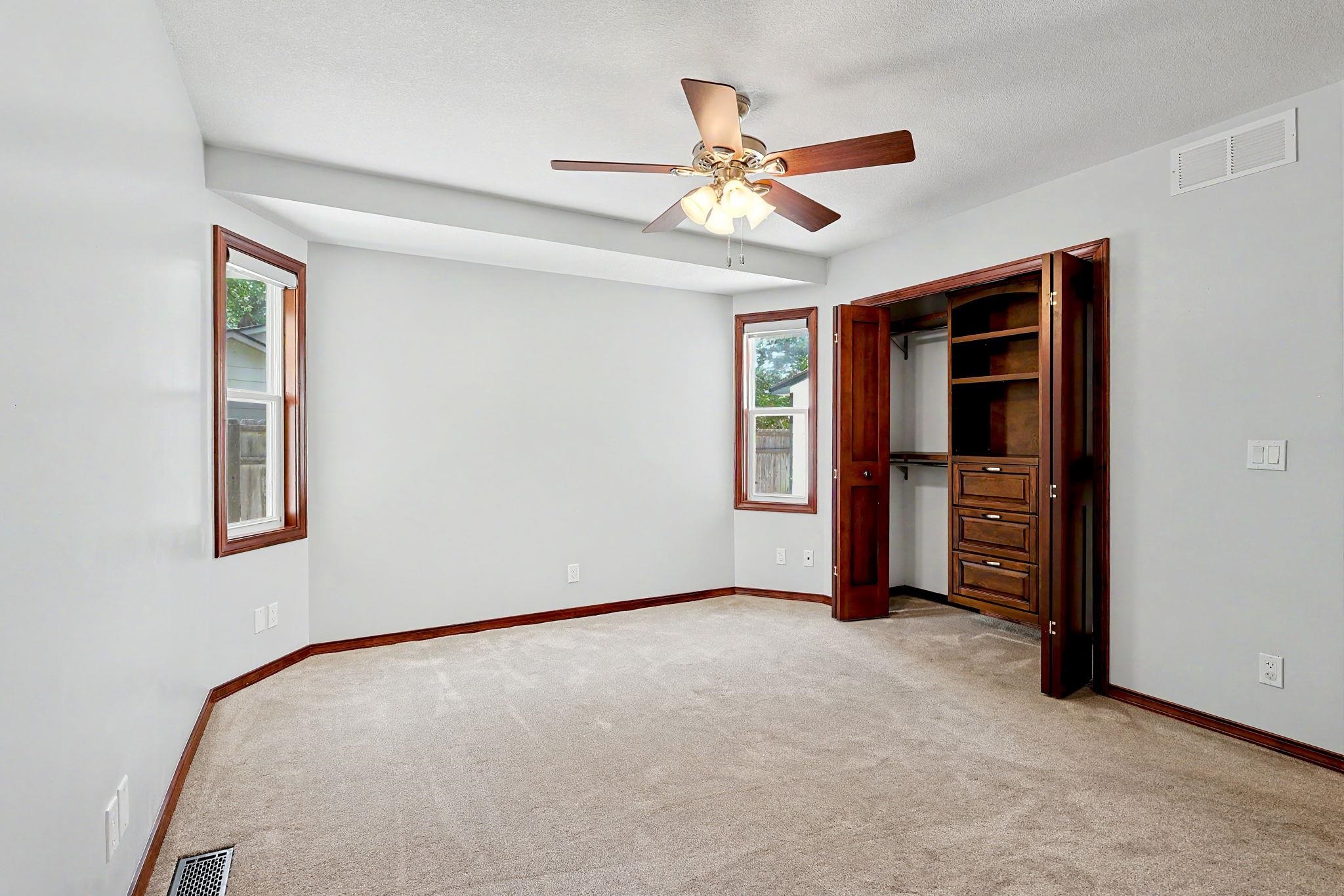 1138 N Summitlawn Ct Property Photo 13