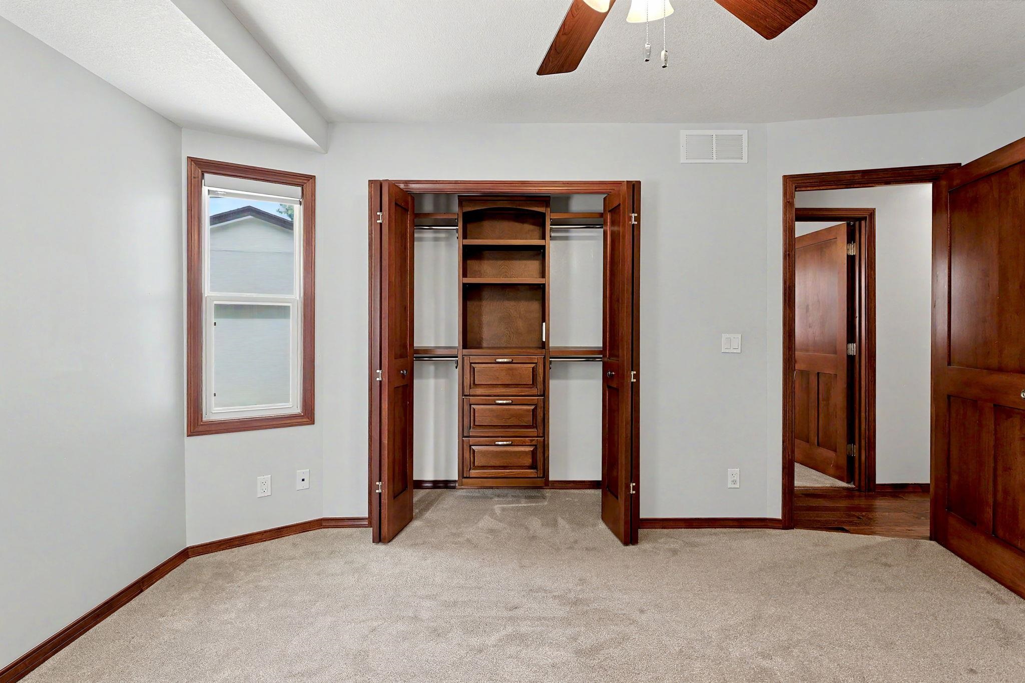 1138 N Summitlawn Ct Property Photo 14
