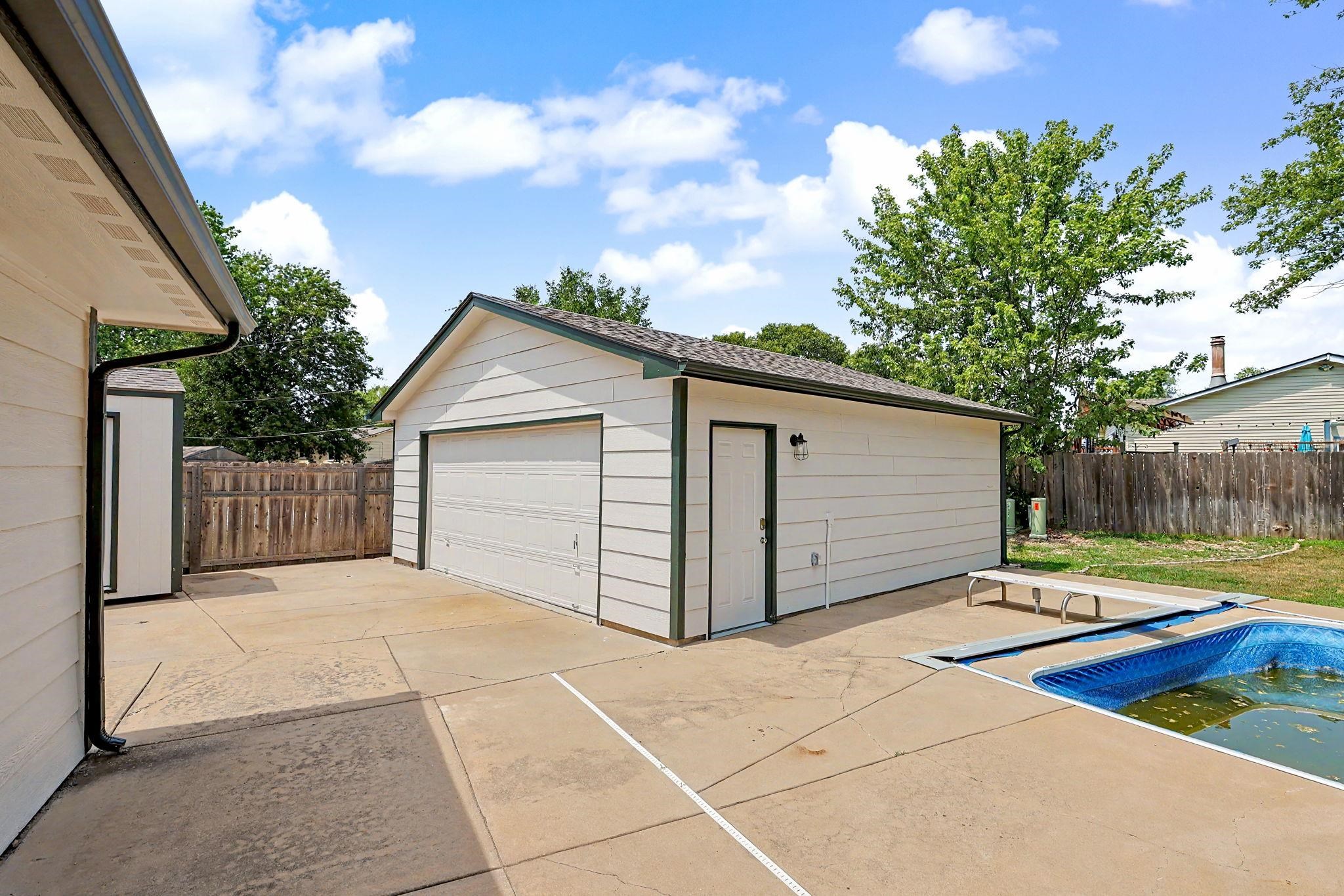 1138 N Summitlawn Ct Property Photo 28