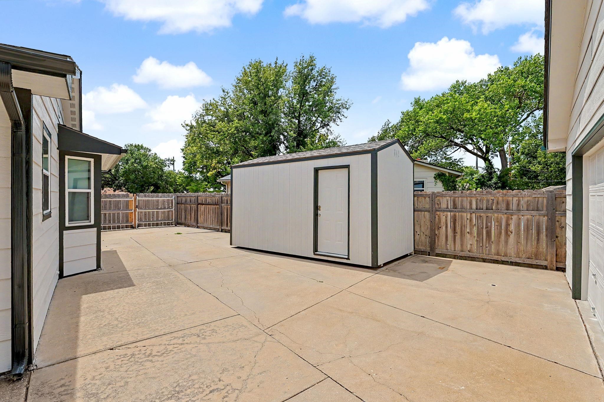 1138 N Summitlawn Ct Property Photo 30