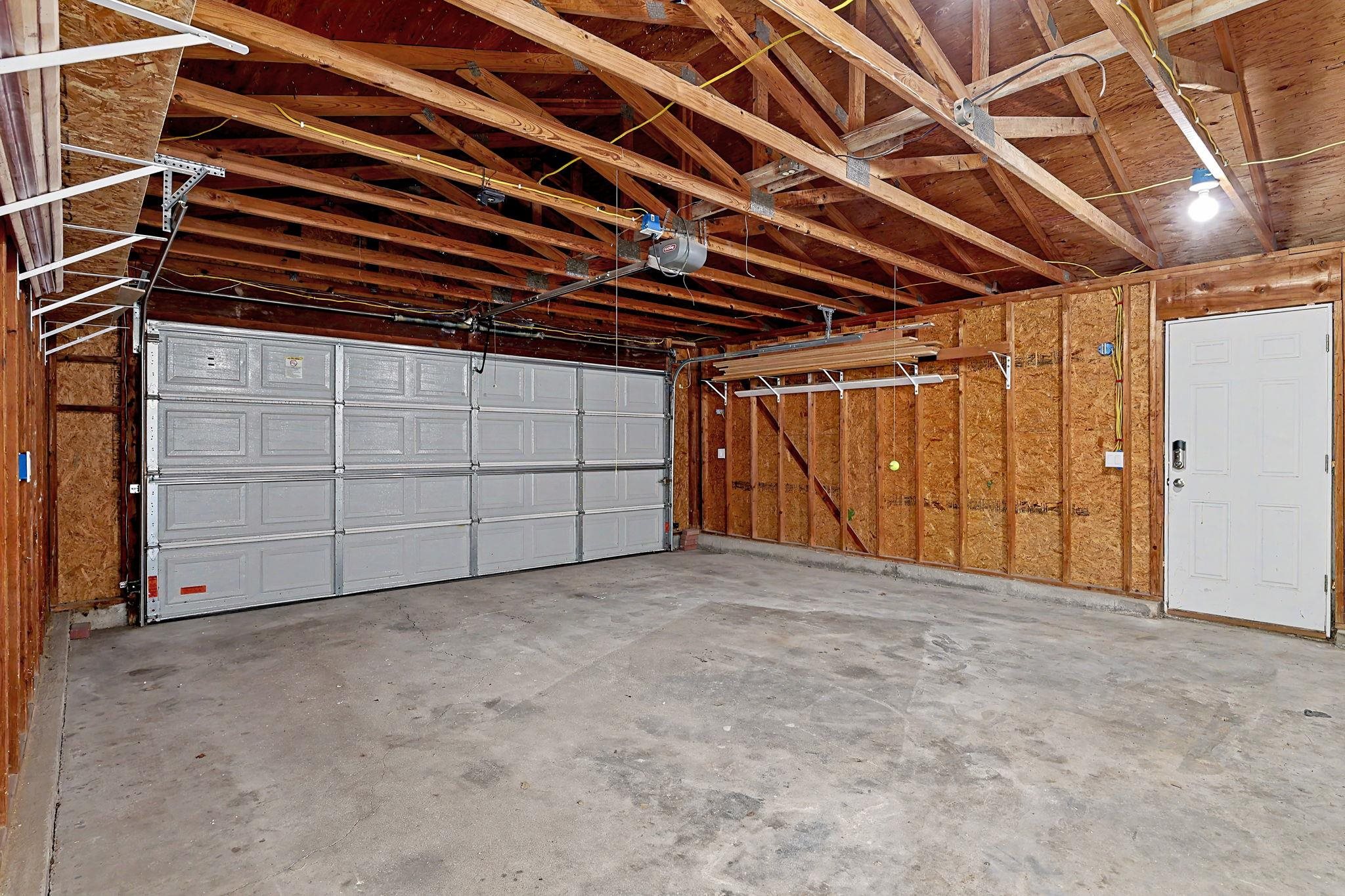 1138 N Summitlawn Ct Property Photo 31