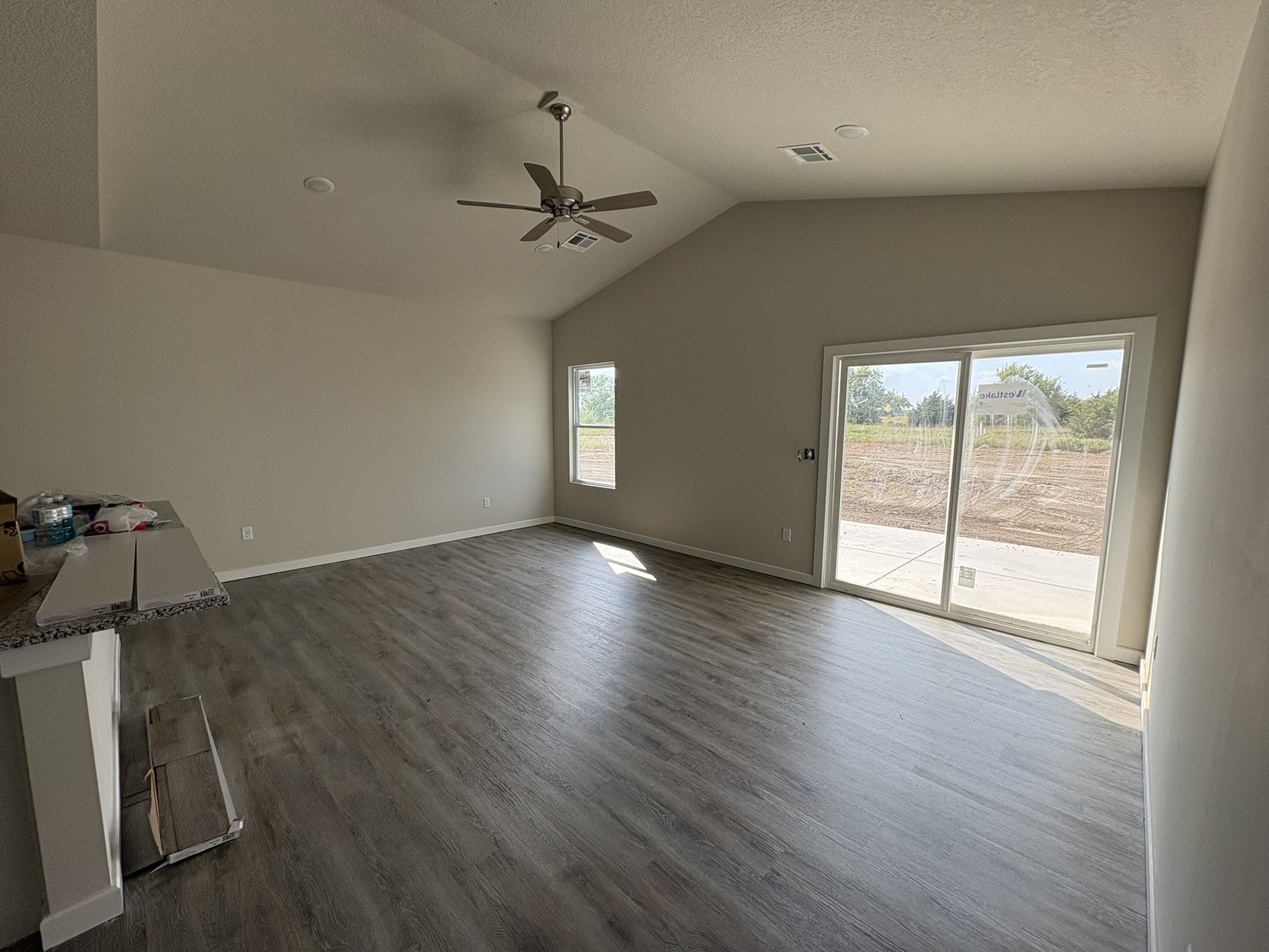 5705 Plumthicket St Property Photo 2
