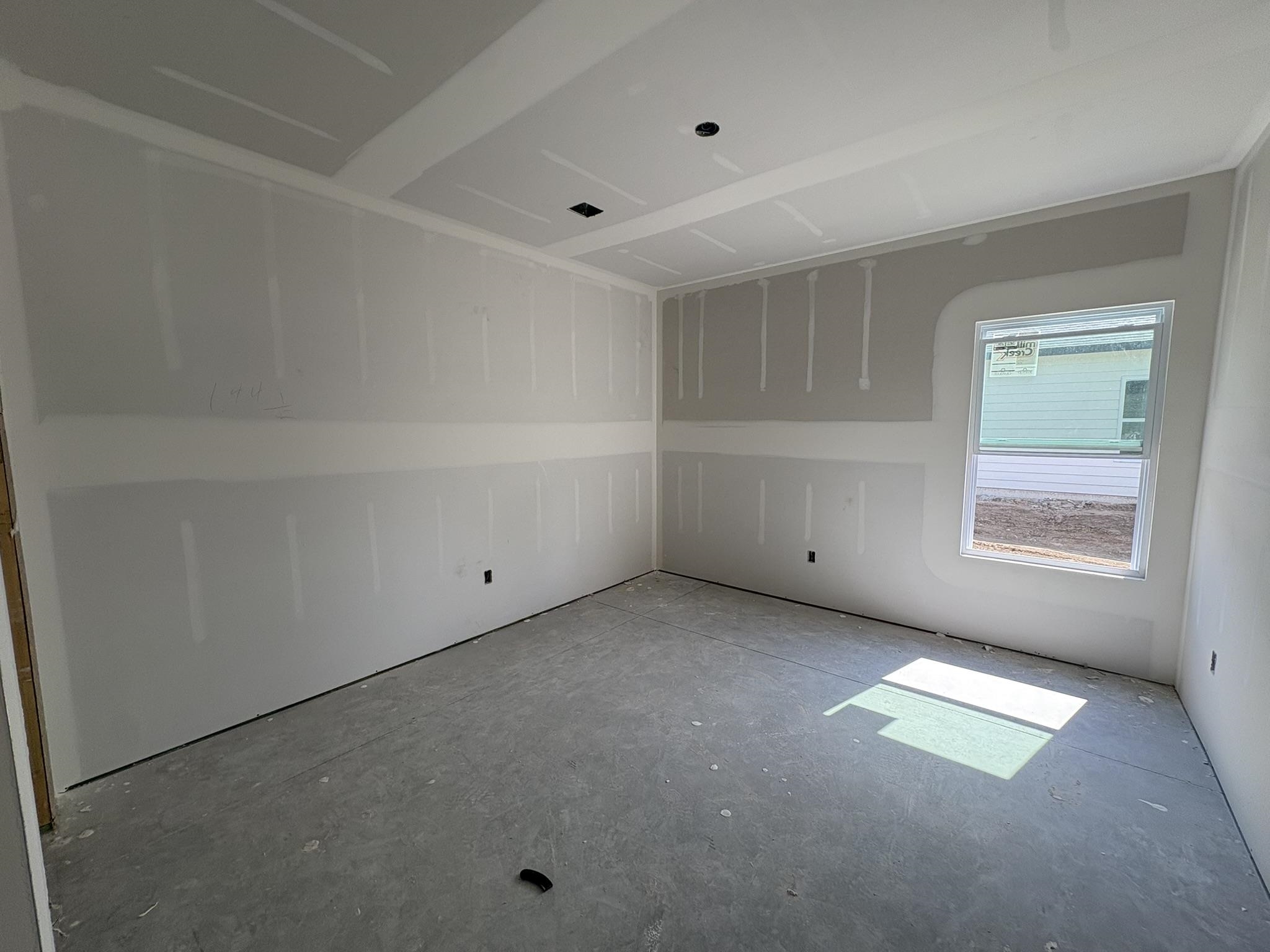 5801 Plumthicket St Property Photo 6